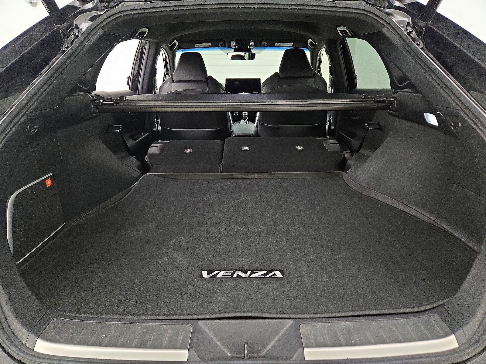 2021 Toyota Venza XLE - Photo 23