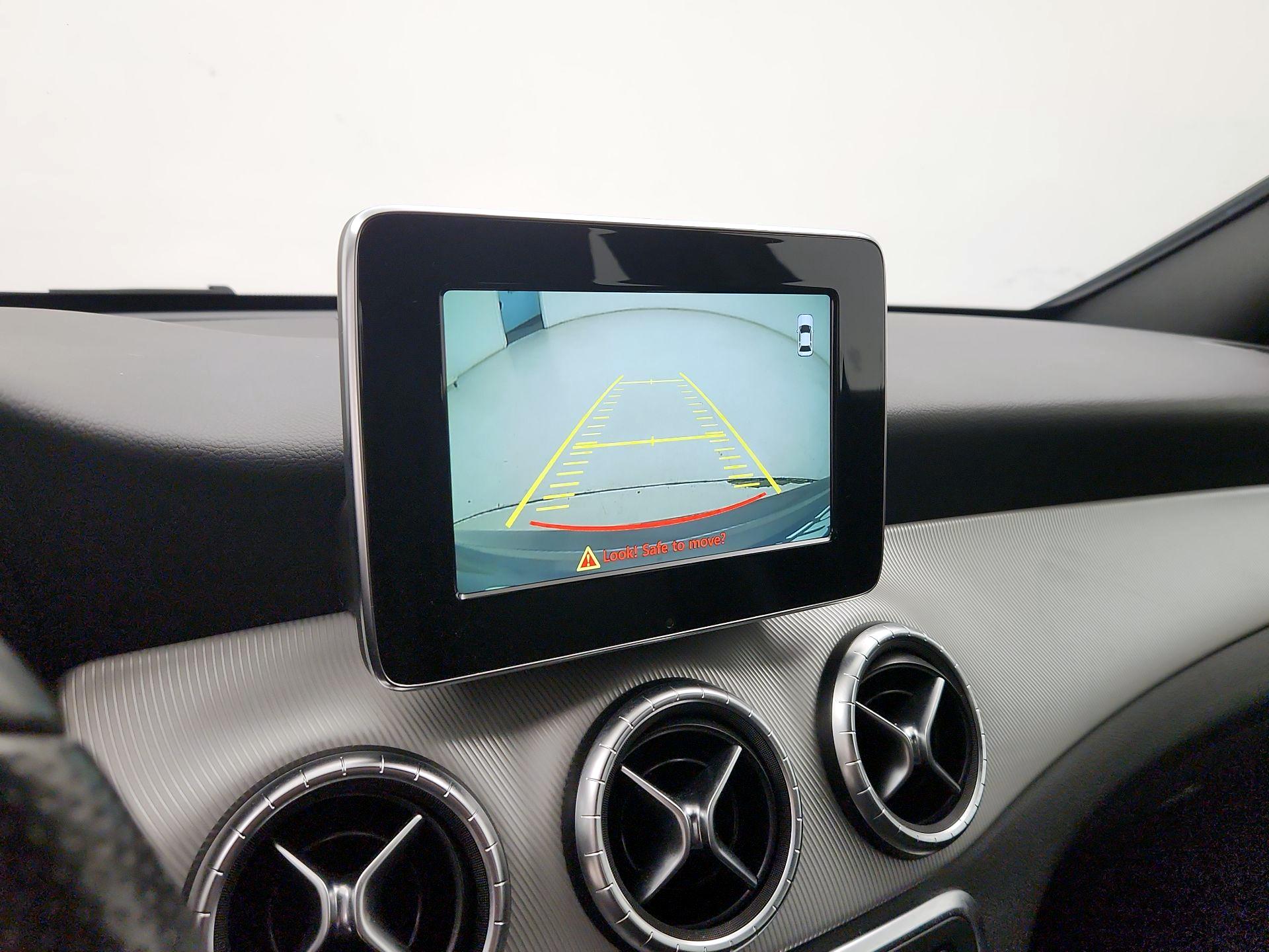 Thumbnail: 2015 Mercedes-Benz CLA - 14
