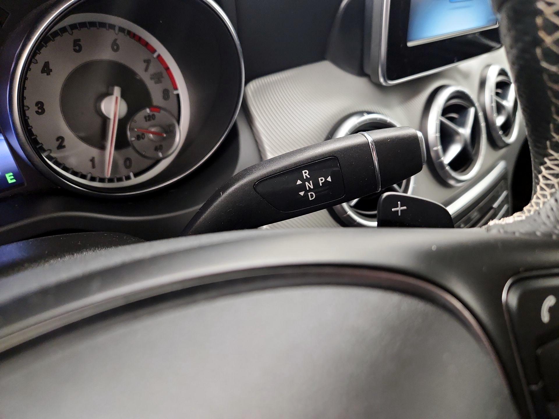 Thumbnail: 2015 Mercedes-Benz CLA - 17