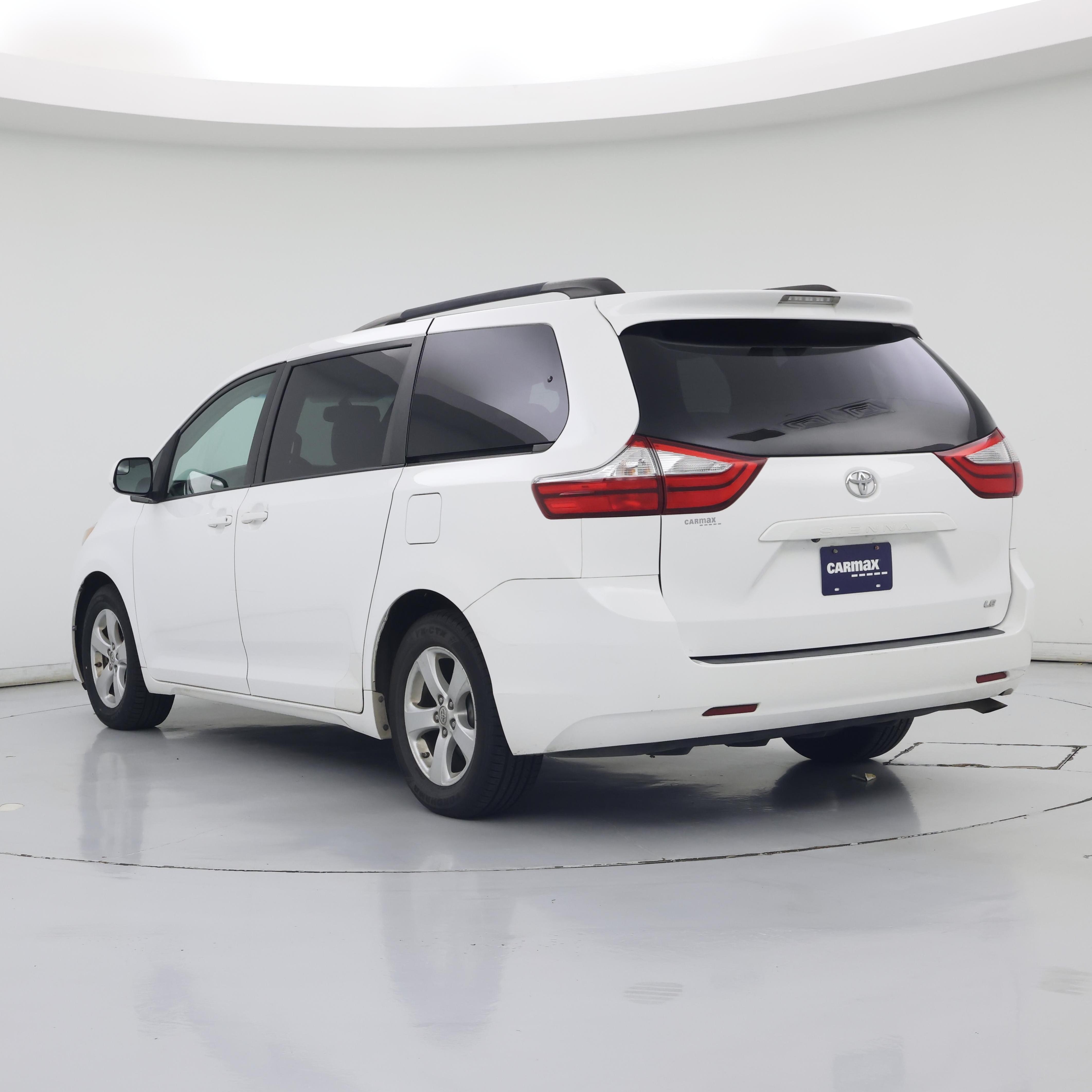 Thumbnail: 2015 Toyota Sienna - 2