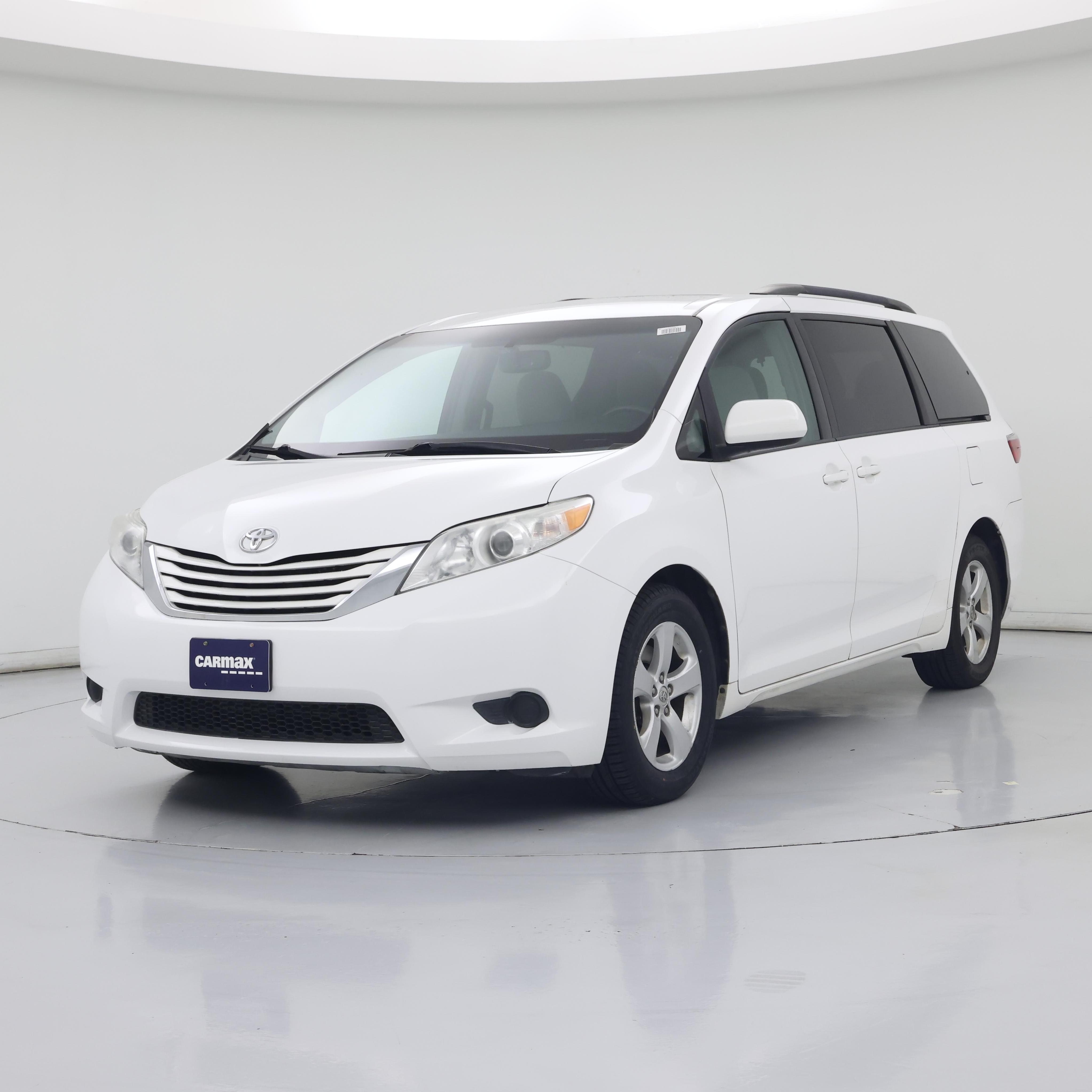 Thumbnail: 2015 Toyota Sienna - 4