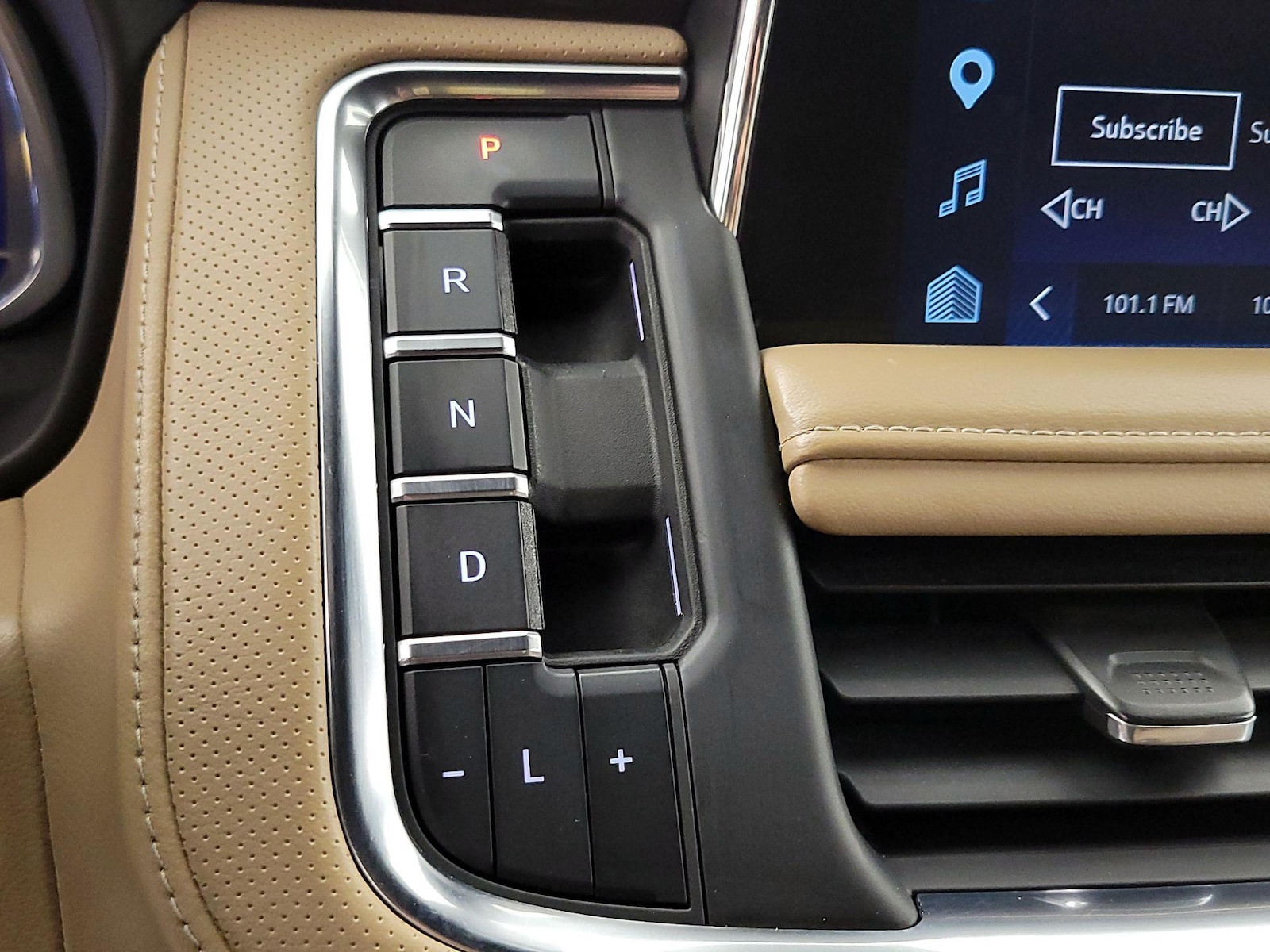 2022 Chevrolet Tahoe Premier - Photo 18