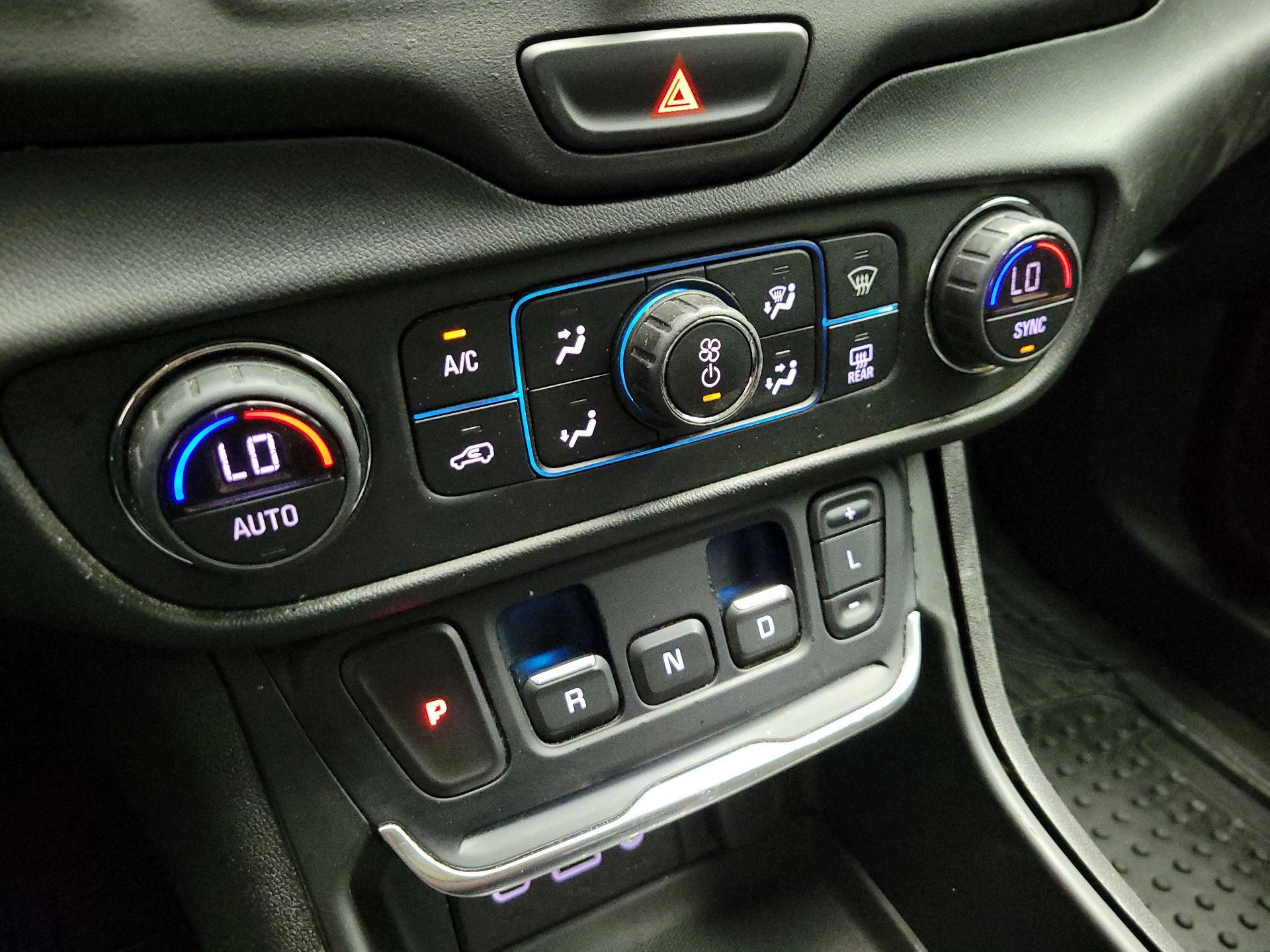 Thumbnail: 2018 GMC Terrain - 15