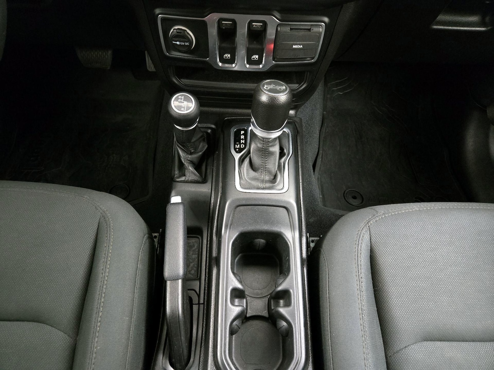 2019 Jeep Wrangler Sport S - Photo 18
