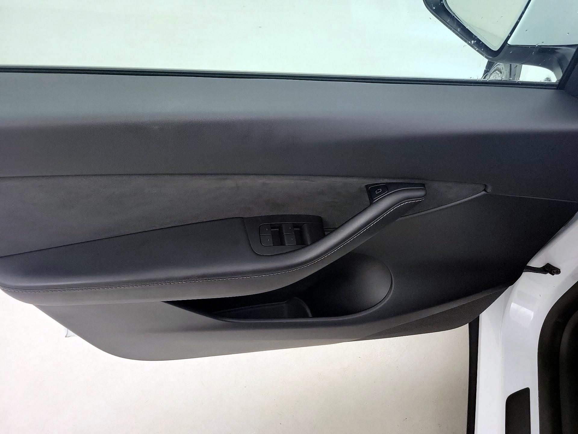 Thumbnail: 2021 Tesla Model Y - 12