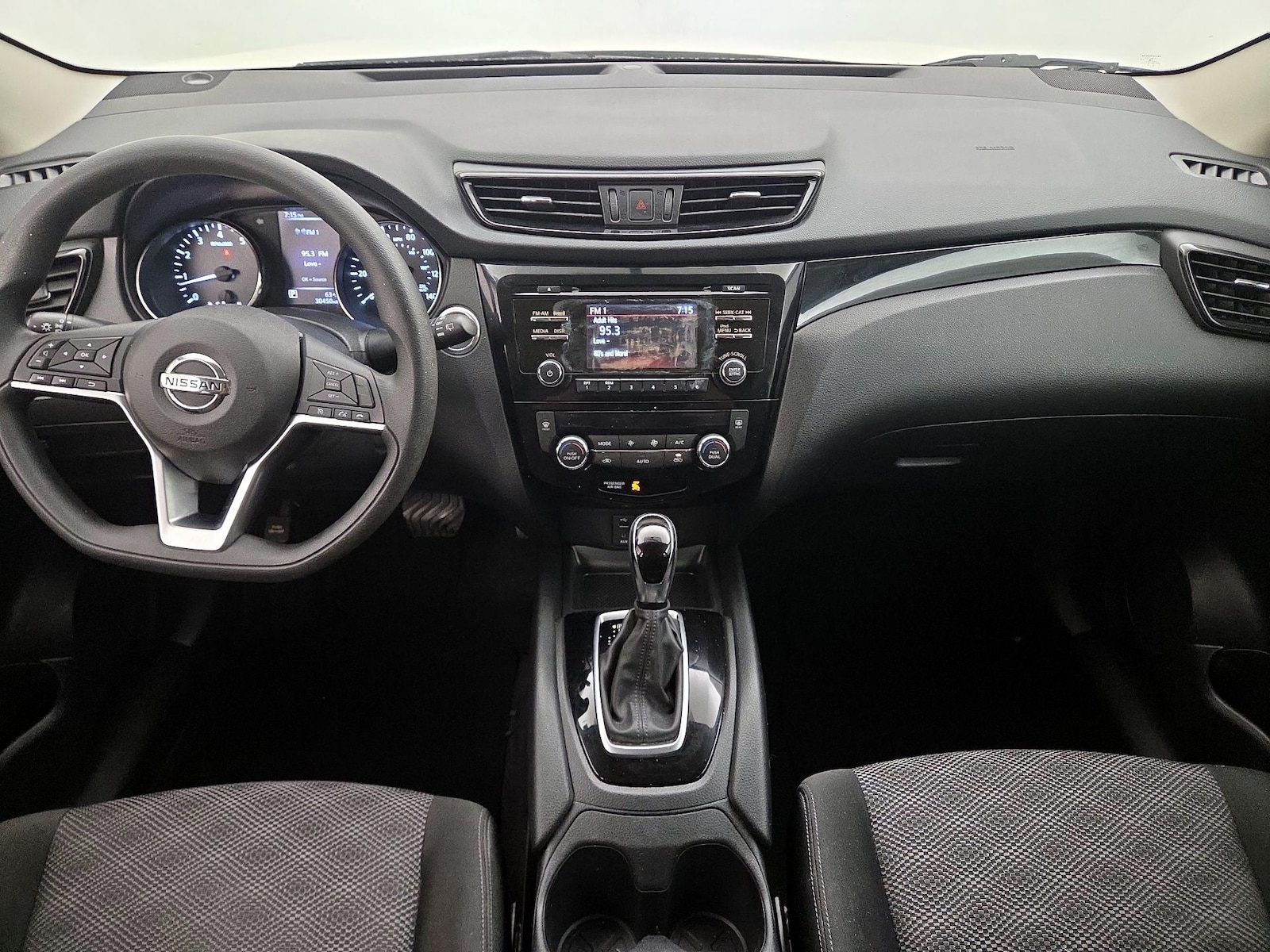2017 Nissan Rogue Sport SV - Photo 10