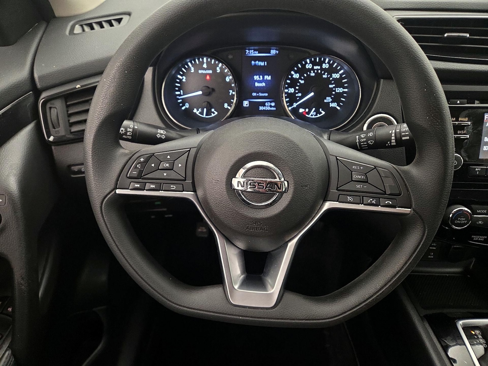 2017 Nissan Rogue Sport SV - Photo 11