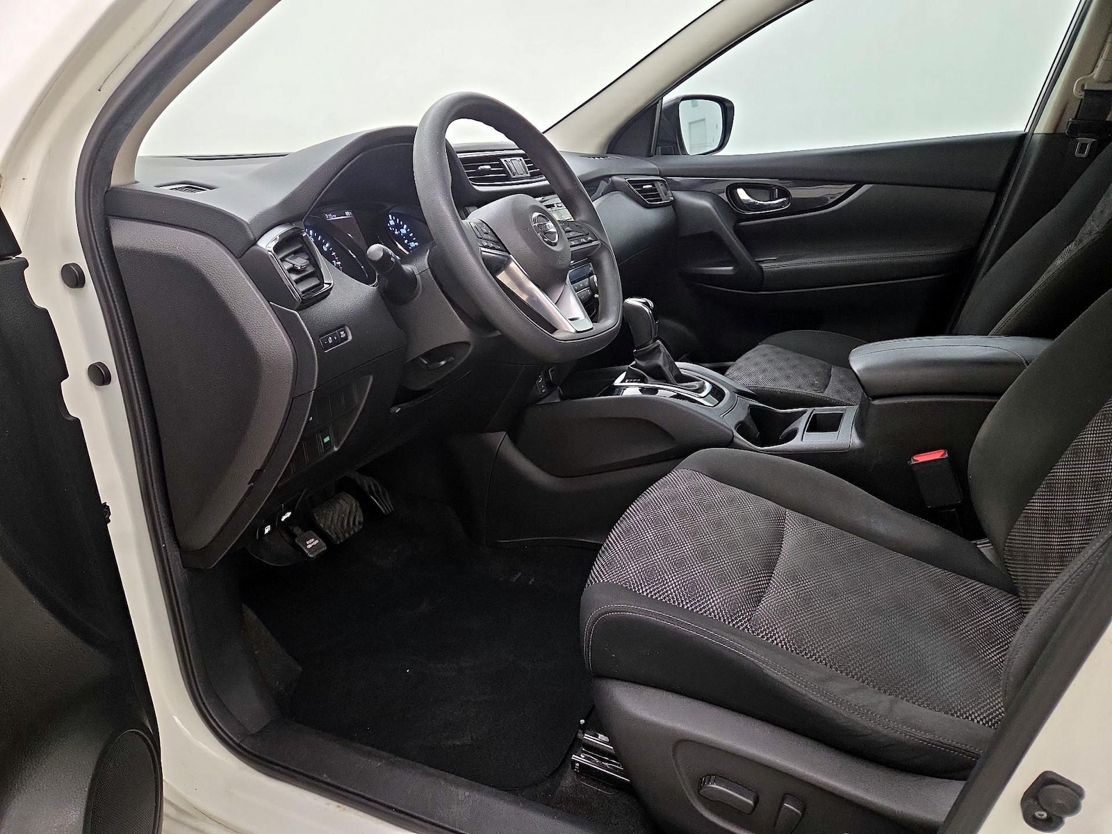 2017 Nissan Rogue Sport SV - Photo 12