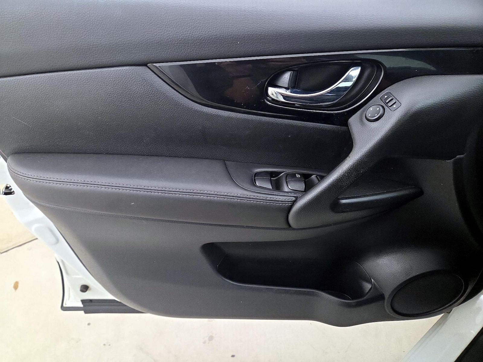 2017 Nissan Rogue Sport SV - Photo 13
