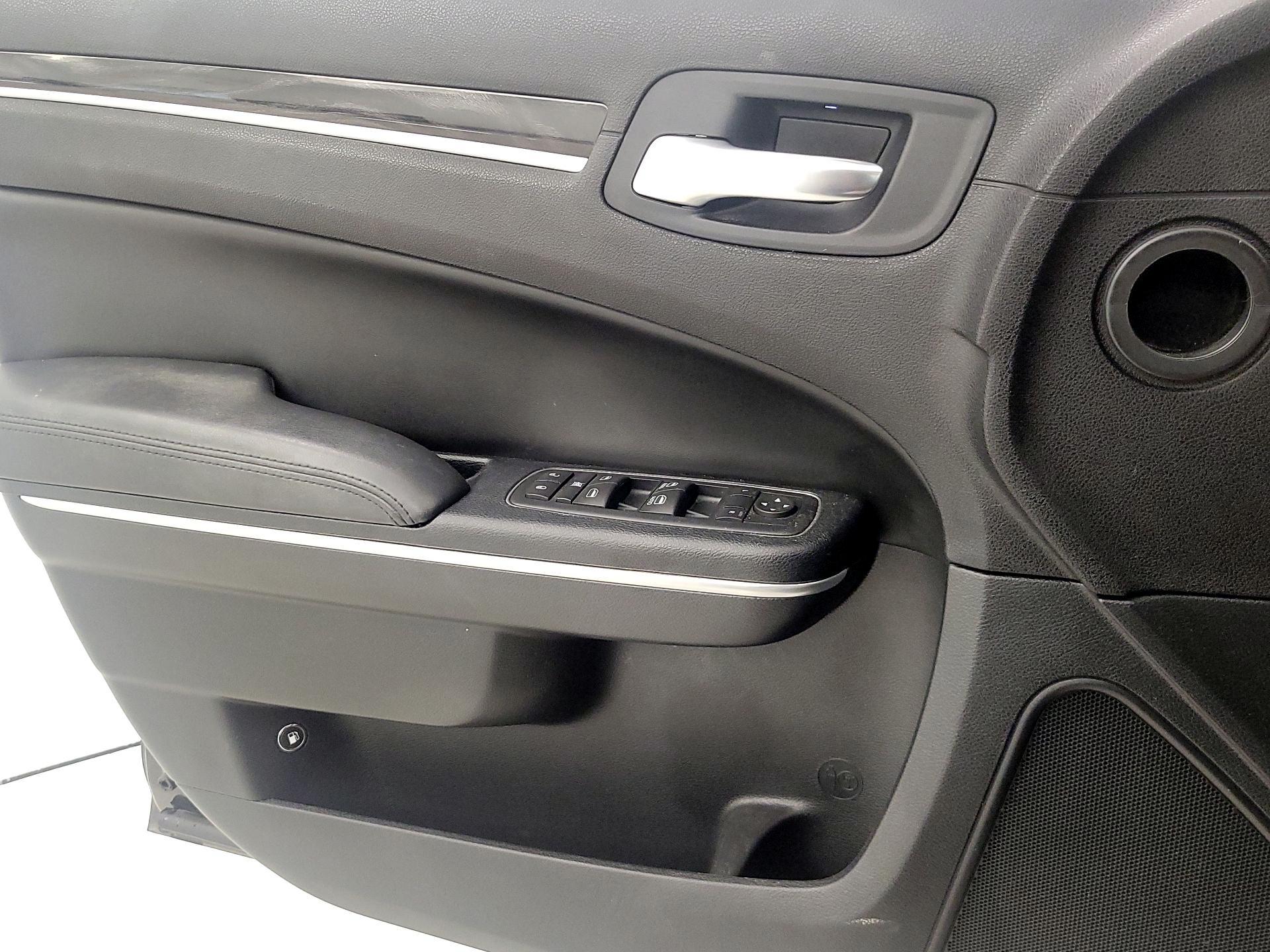 Thumbnail: 2015 Chrysler 300 - 12