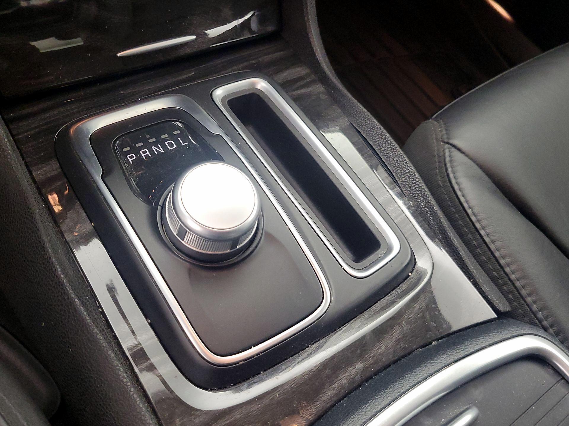 Thumbnail: 2015 Chrysler 300 - 18
