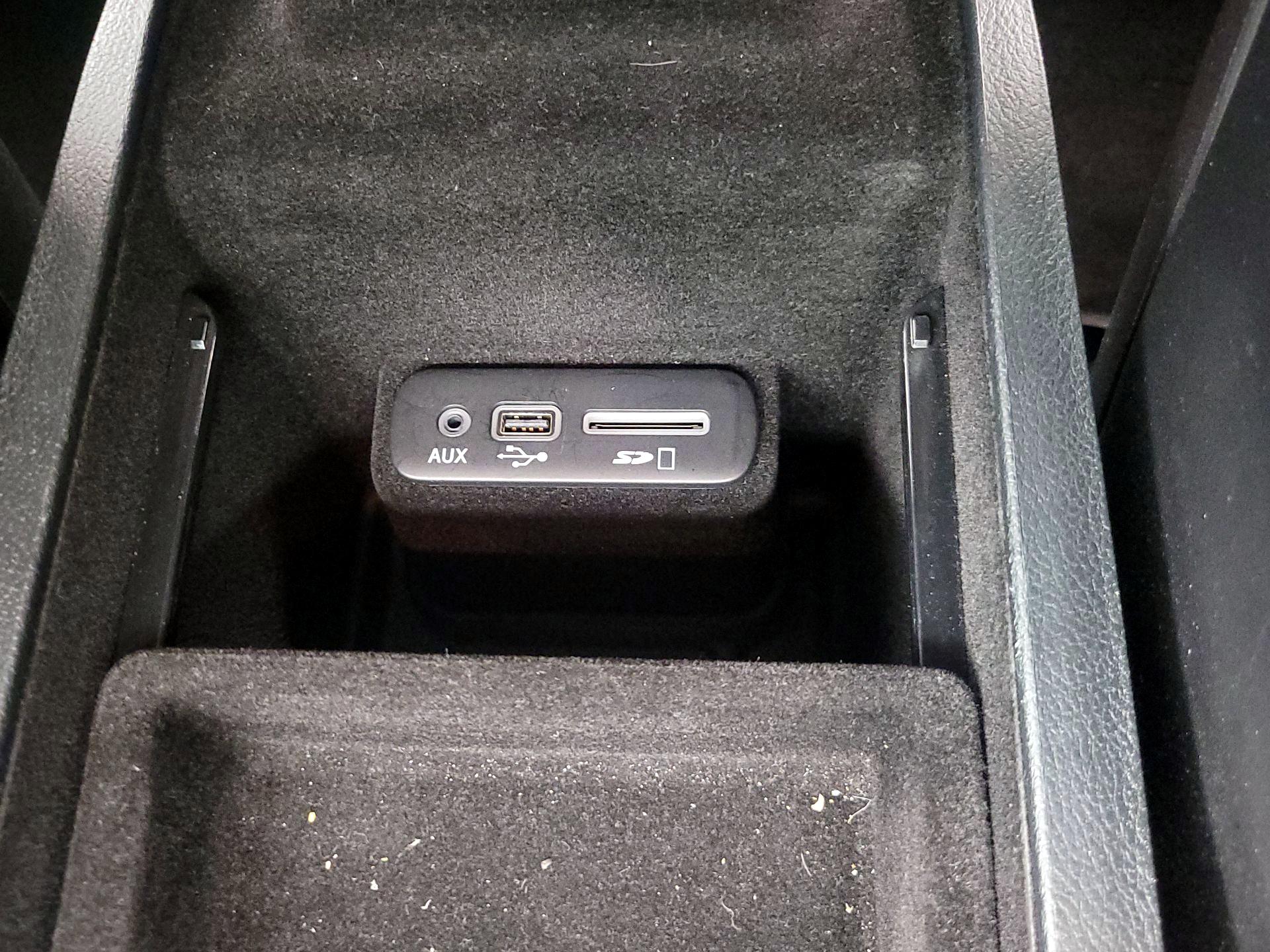 Thumbnail: 2015 Chrysler 300 - 19