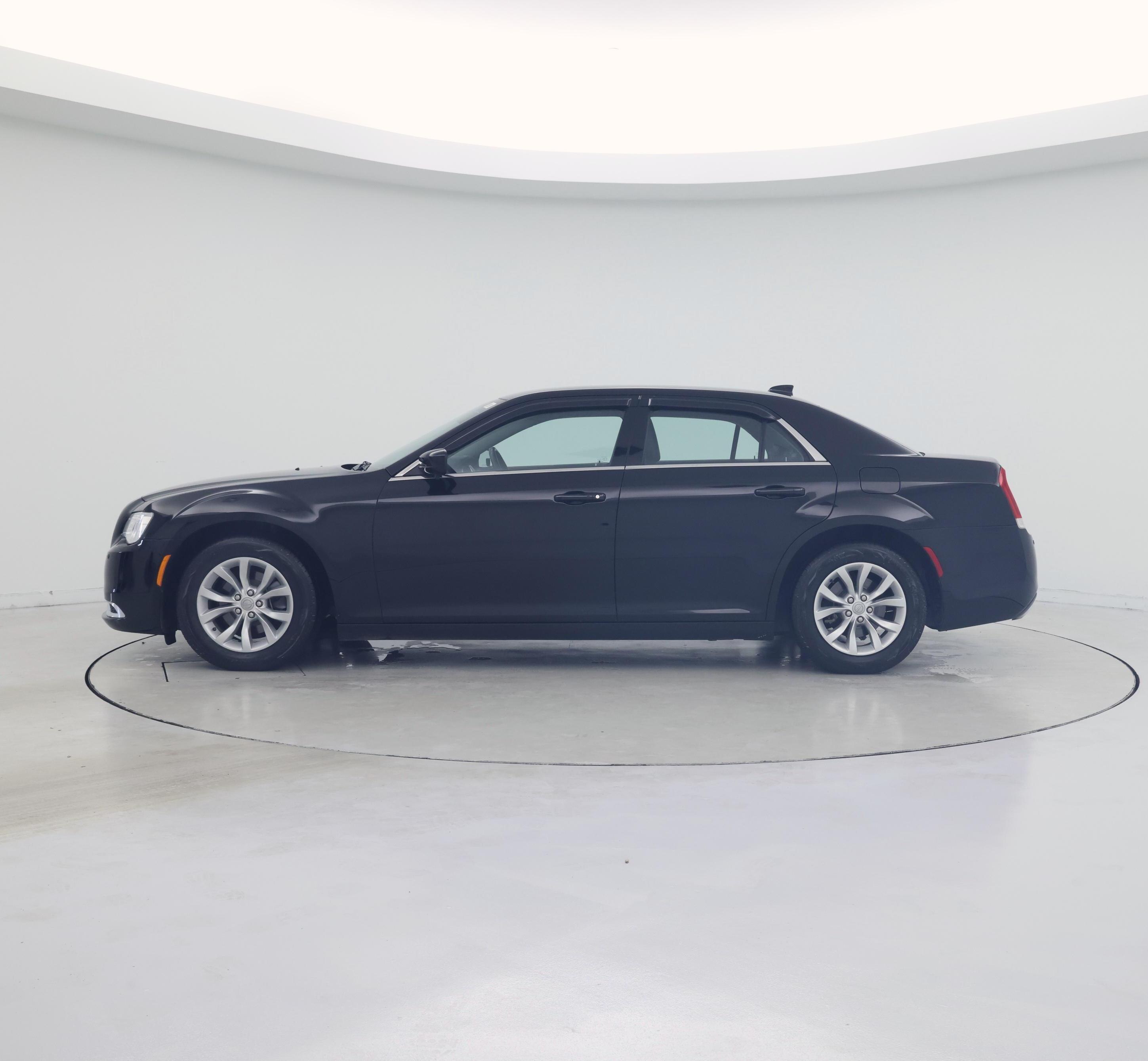 Thumbnail: 2015 Chrysler 300 - 3