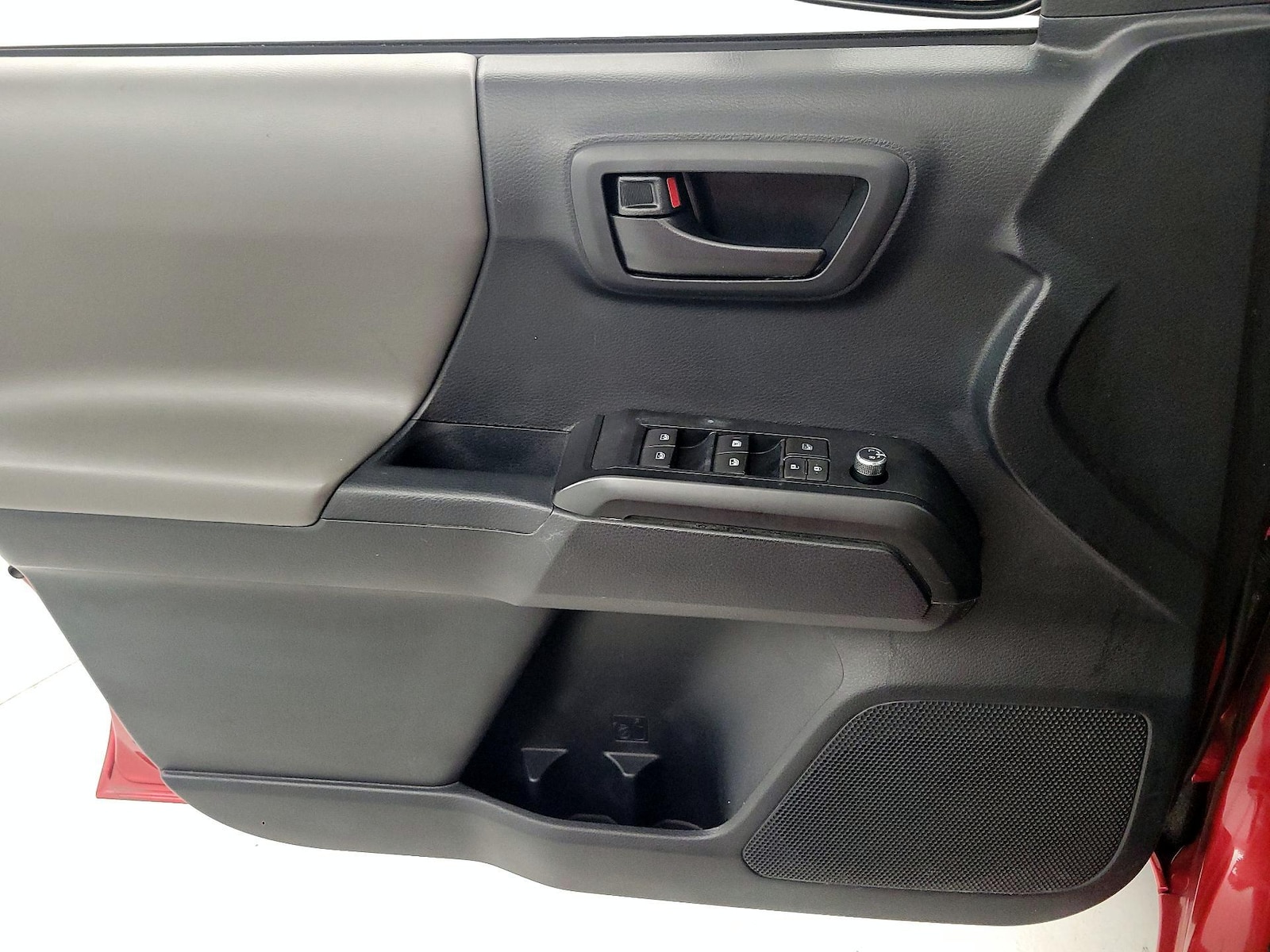 2018 Toyota Tacoma SR - Photo 13