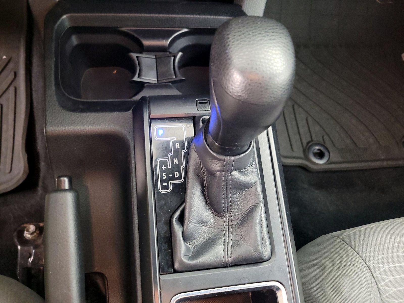 2018 Toyota Tacoma SR - Photo 18