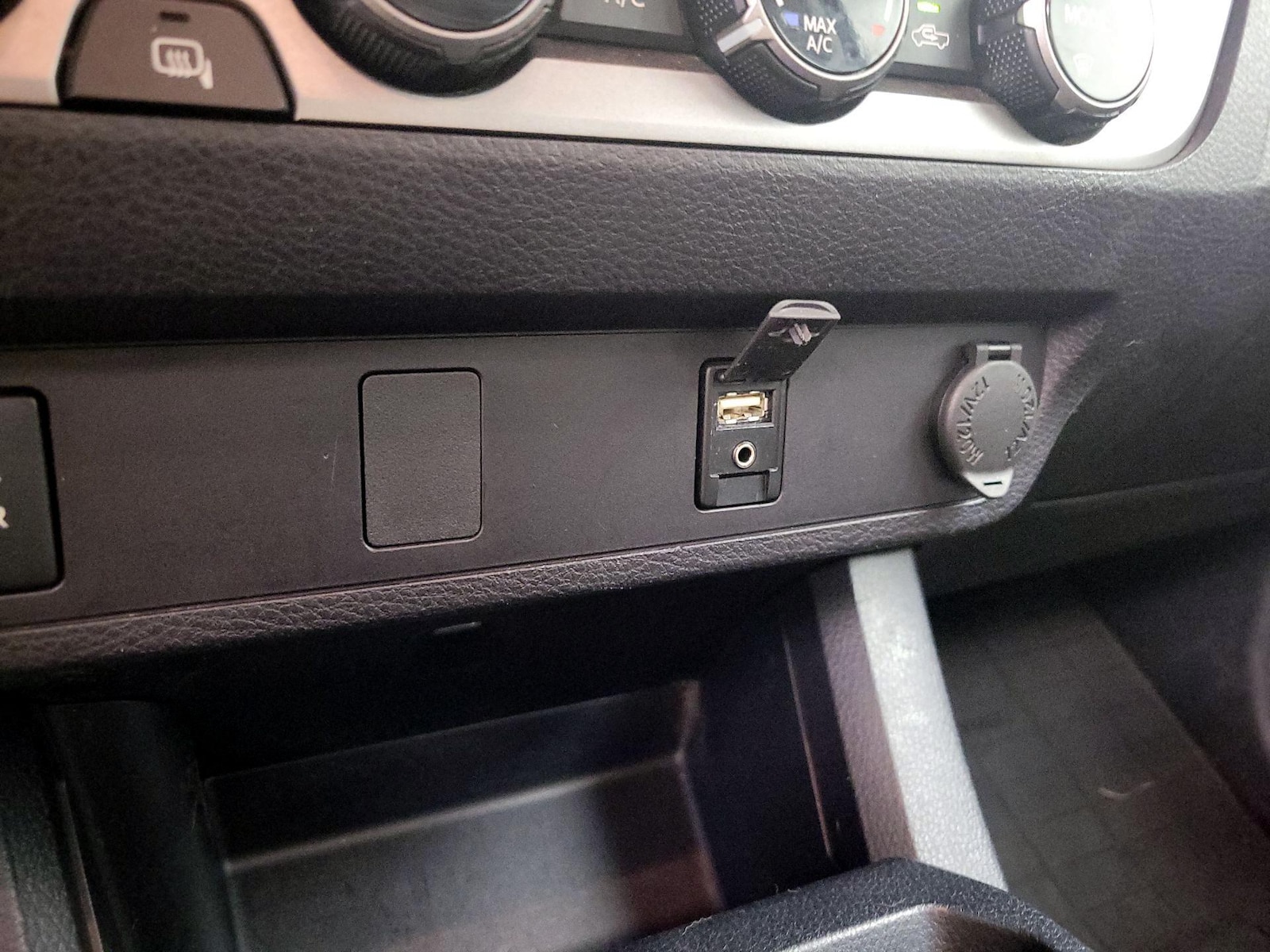2018 Toyota Tacoma SR - Photo 19