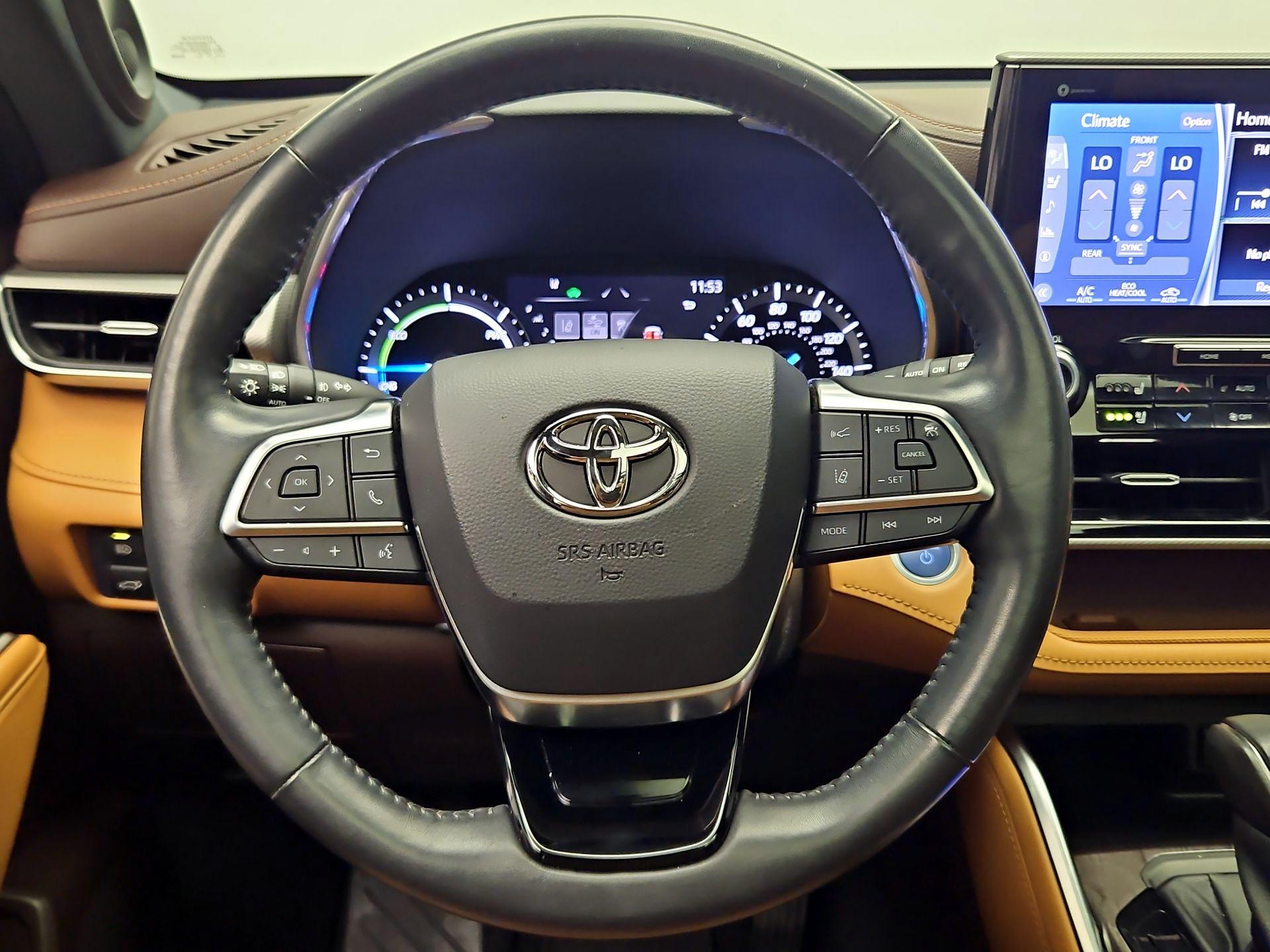 Thumbnail: 2021 Toyota Highlander - 10