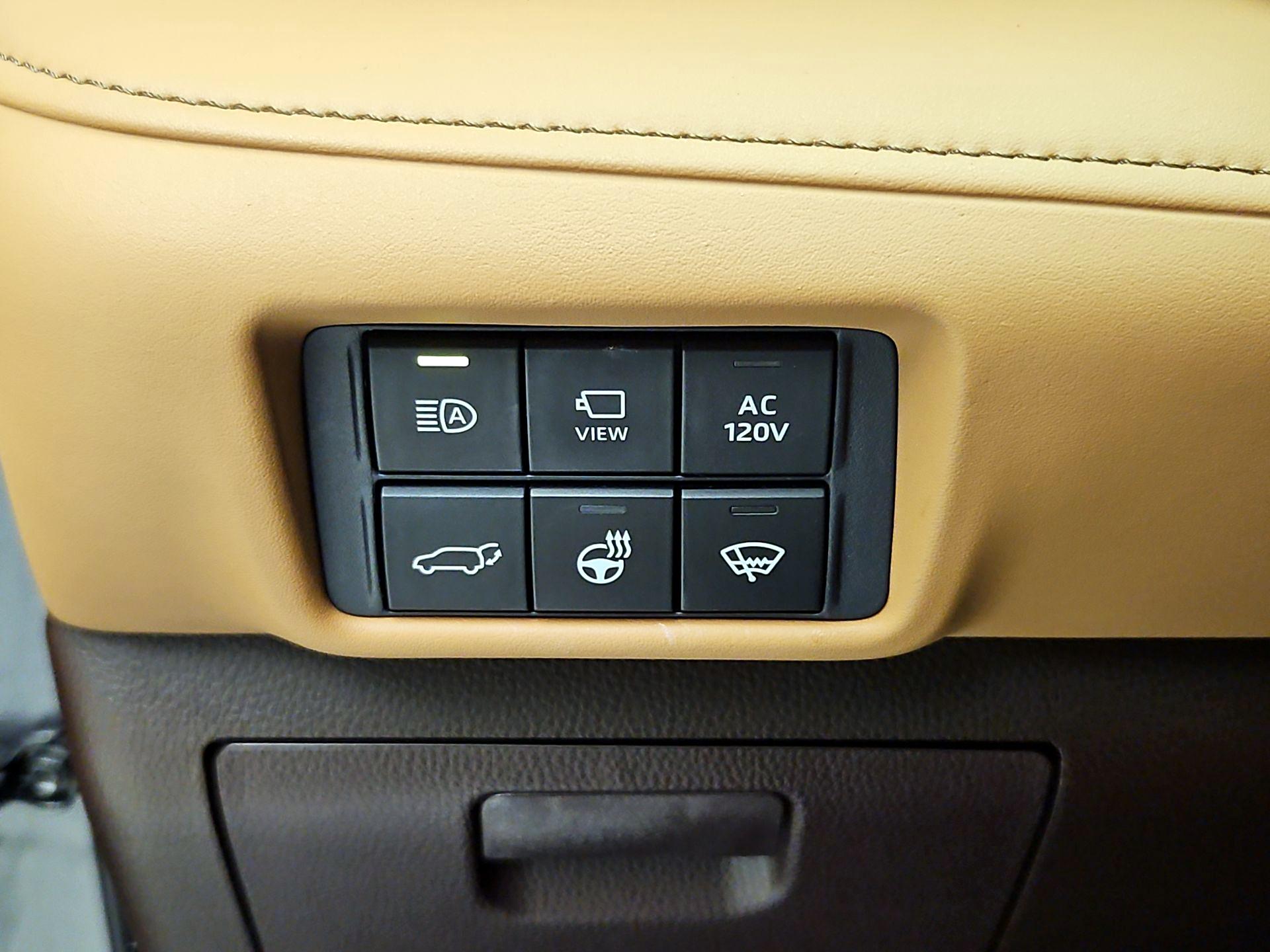 Thumbnail: 2021 Toyota Highlander - 13
