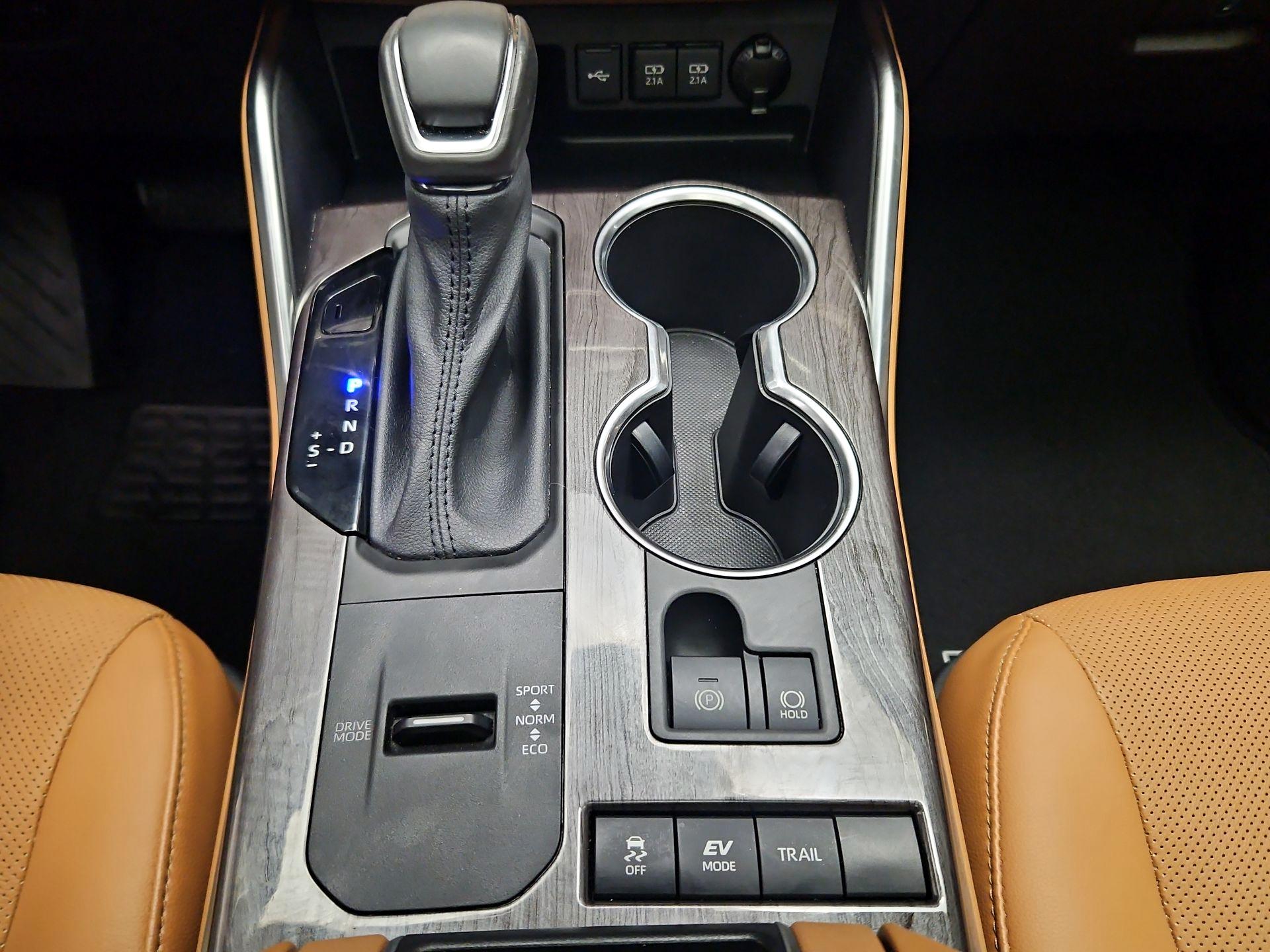 Thumbnail: 2021 Toyota Highlander - 18