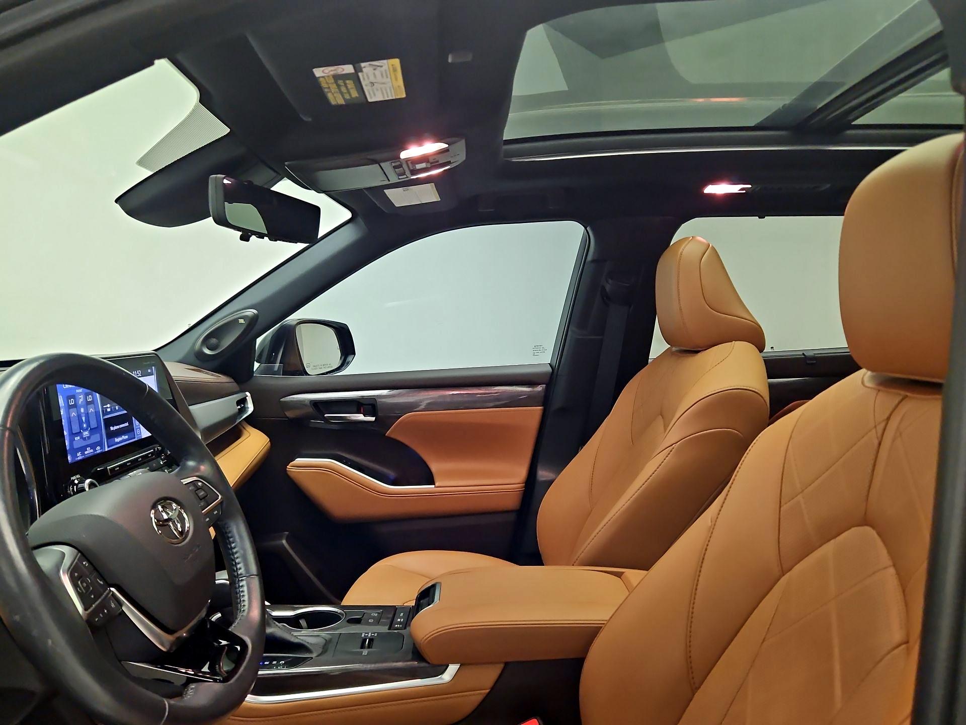 Thumbnail: 2021 Toyota Highlander - 20
