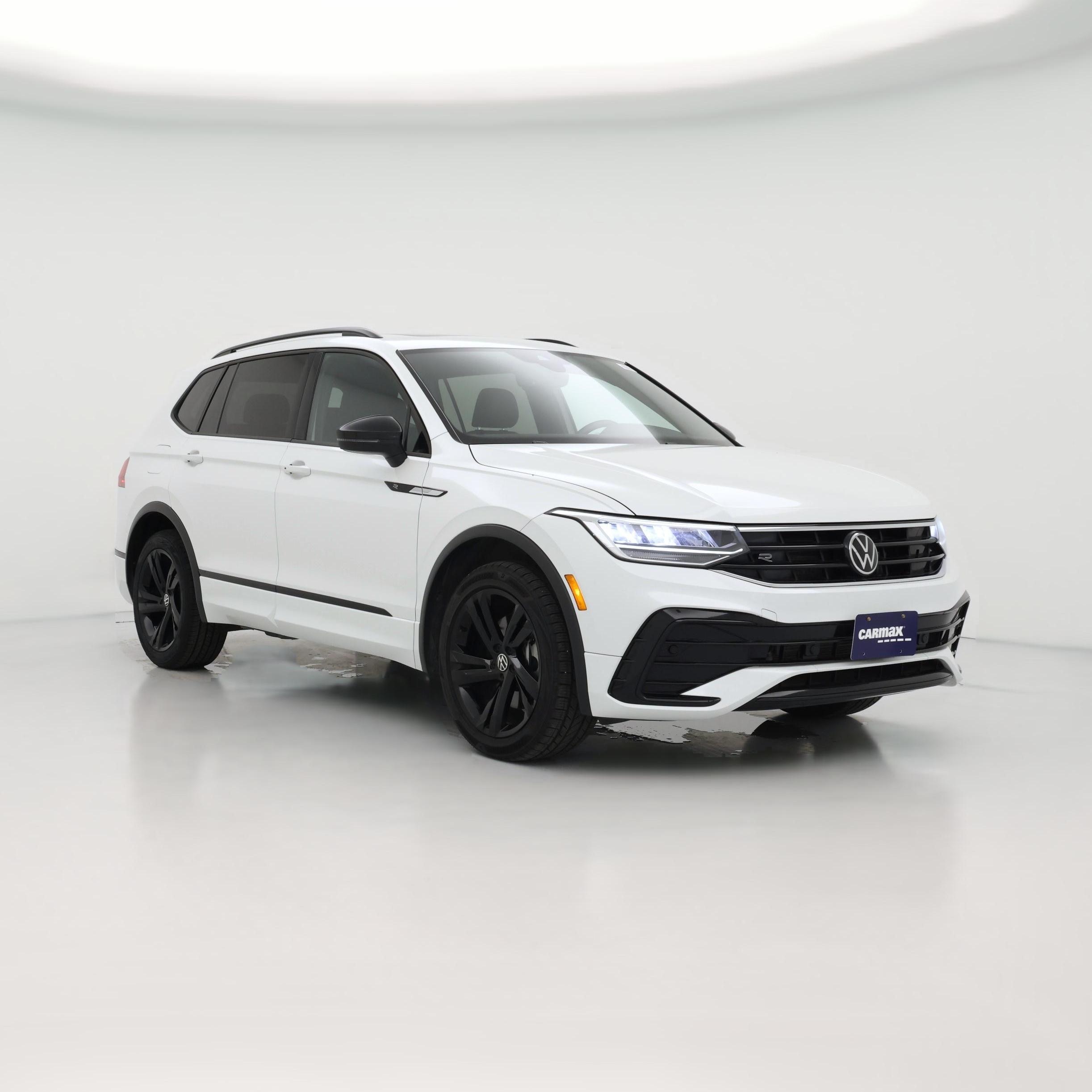 Thumbnail: 2023 Volkswagen Tiguan - 1