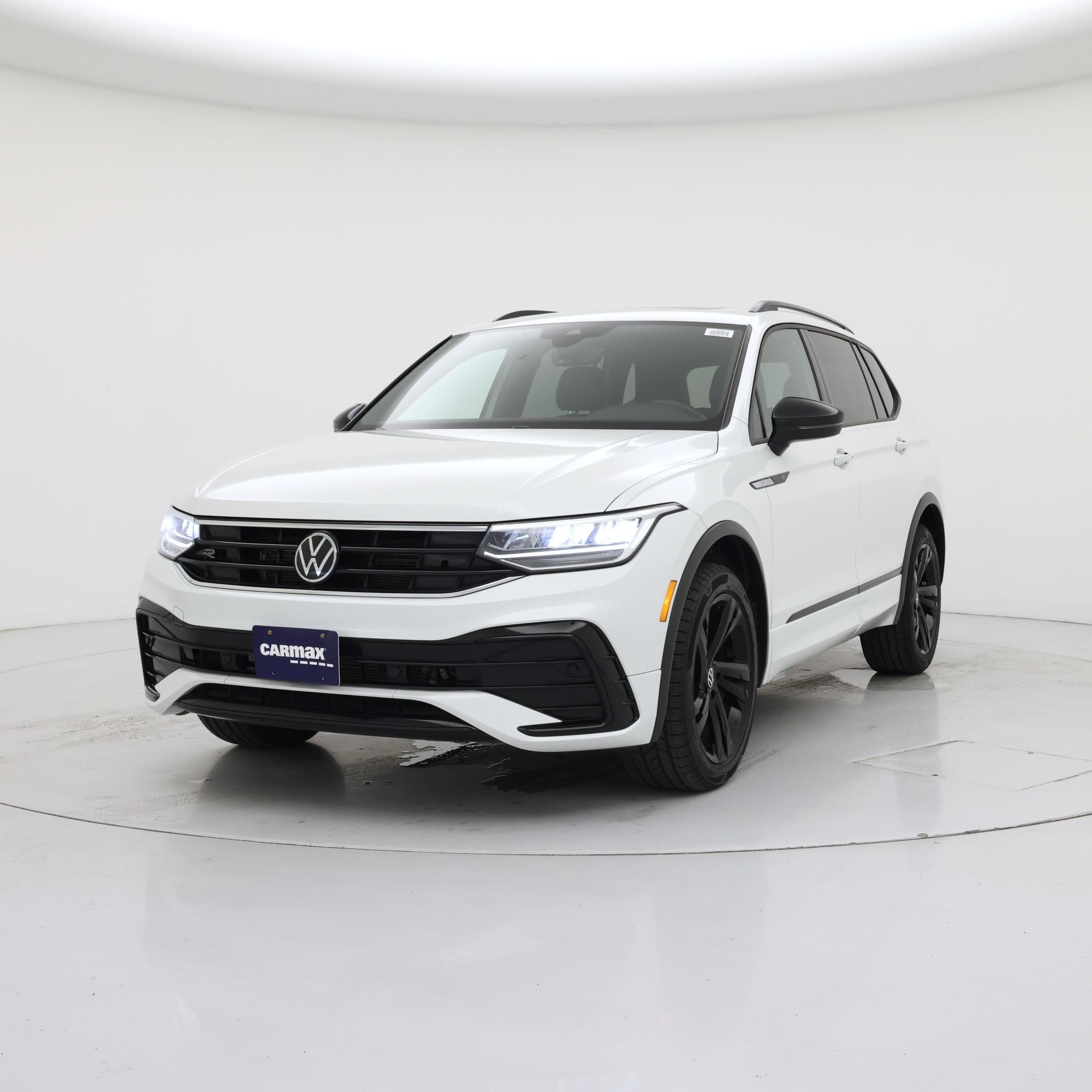 Thumbnail: 2023 Volkswagen Tiguan - 4