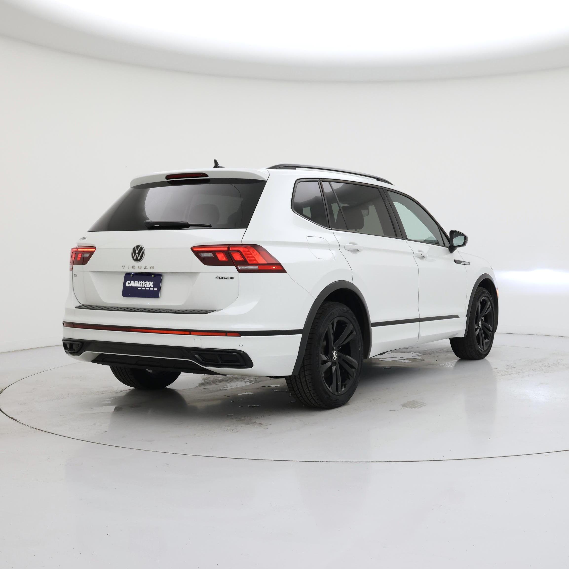 Thumbnail: 2023 Volkswagen Tiguan - 8