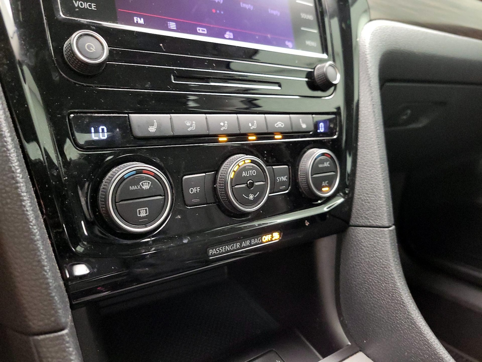 2022 Volkswagen Passat Limited Edition - Photo 17