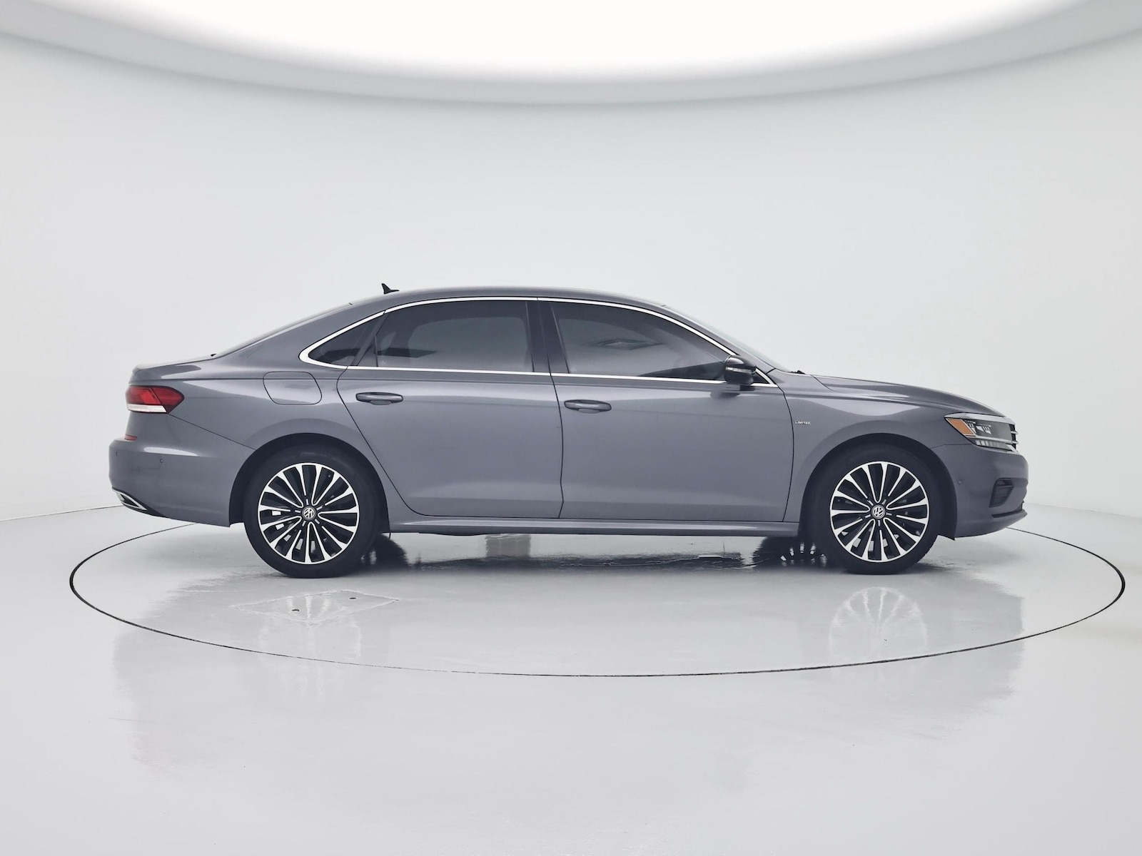 2022 Volkswagen Passat Limited Edition - Photo 8