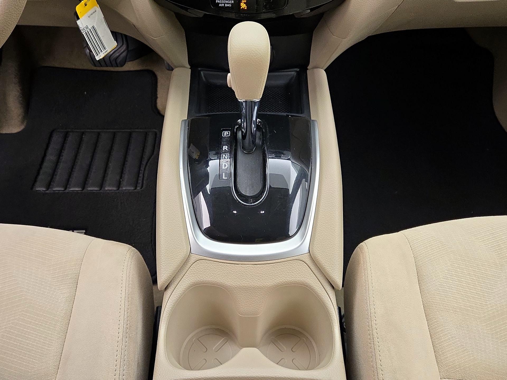 Thumbnail: 2015 Nissan Rogue - 17
