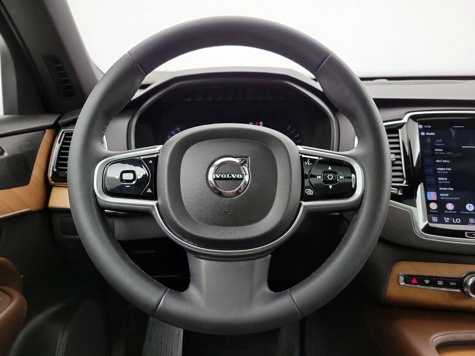 2023 Volvo XC90 Plus - Photo 11
