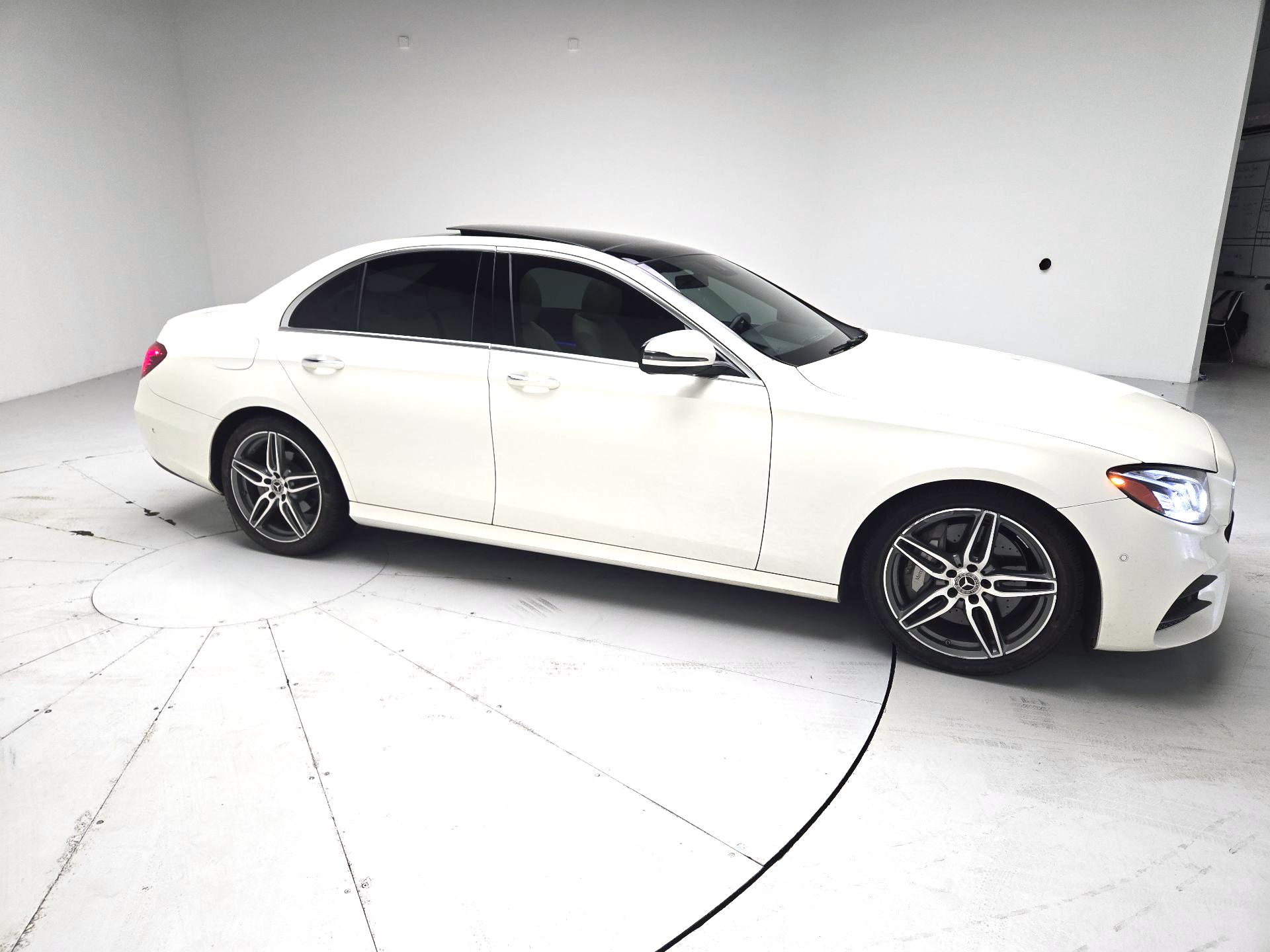 Thumbnail: 2018 Mercedes-Benz E-Class - 4