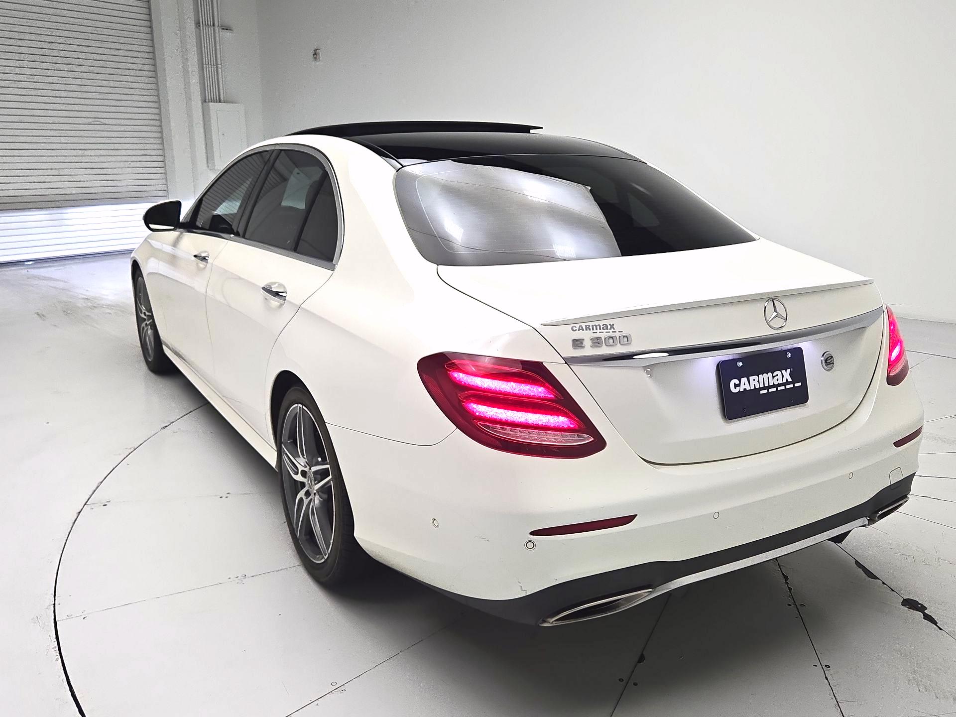 Thumbnail: 2018 Mercedes-Benz E-Class - 7