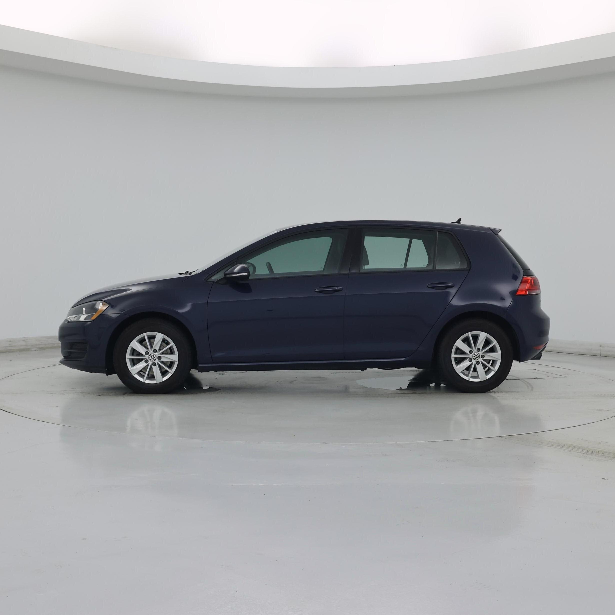 Thumbnail: 2016 Volkswagen Golf - 3
