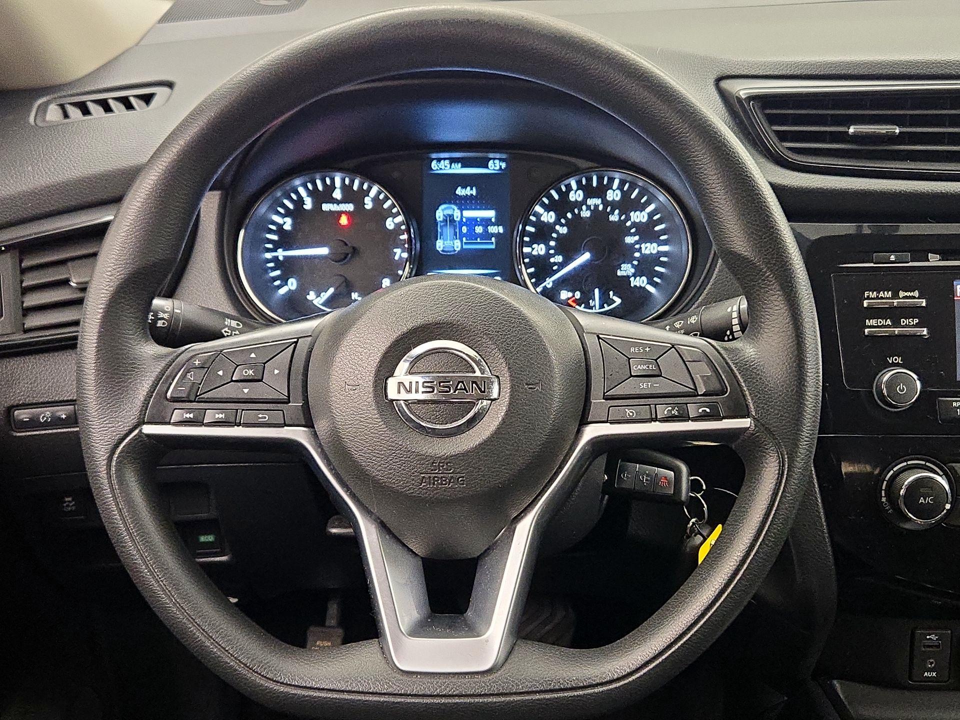 Thumbnail: 2017 Nissan Rogue - 10