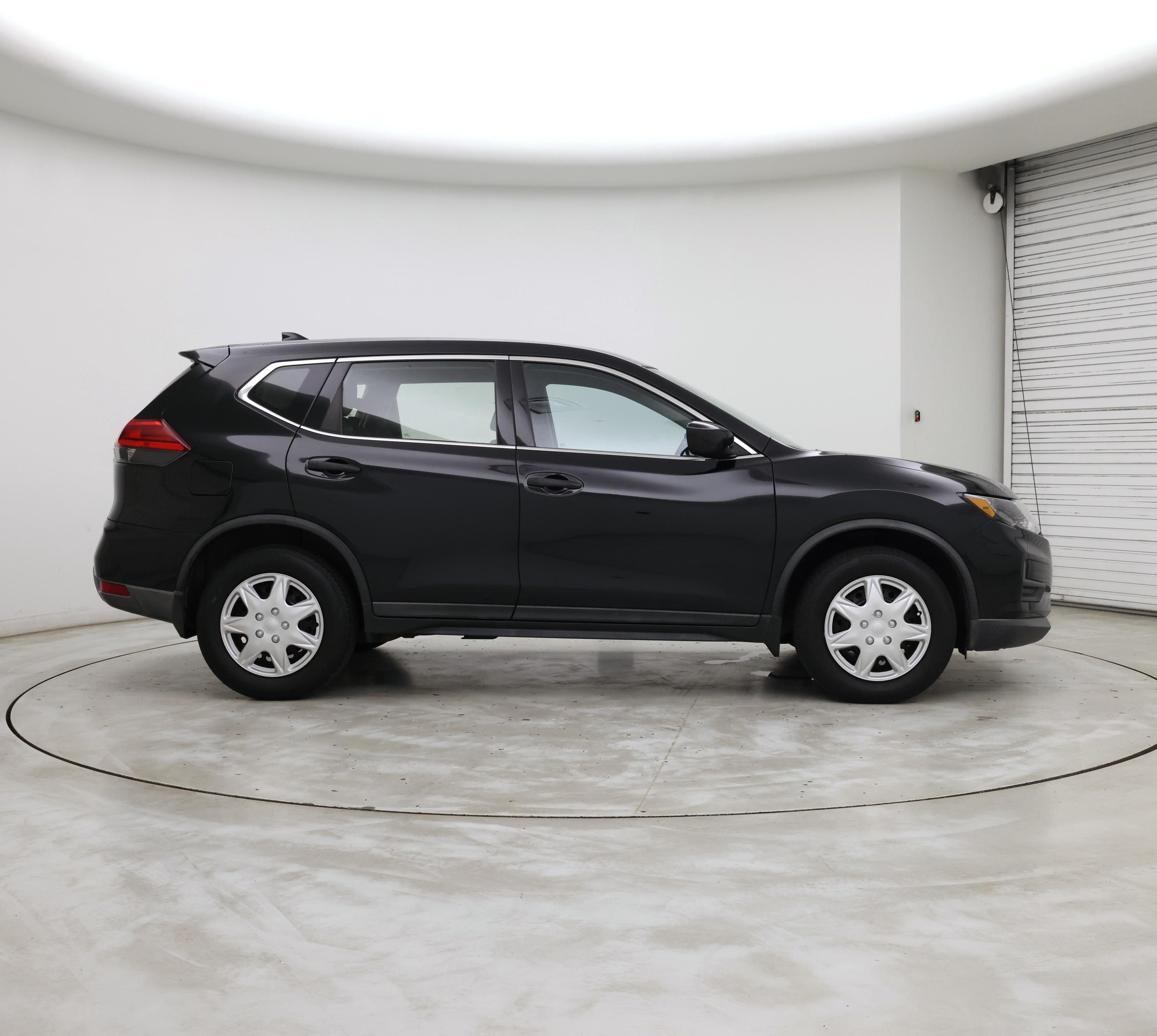 Thumbnail: 2017 Nissan Rogue - 7