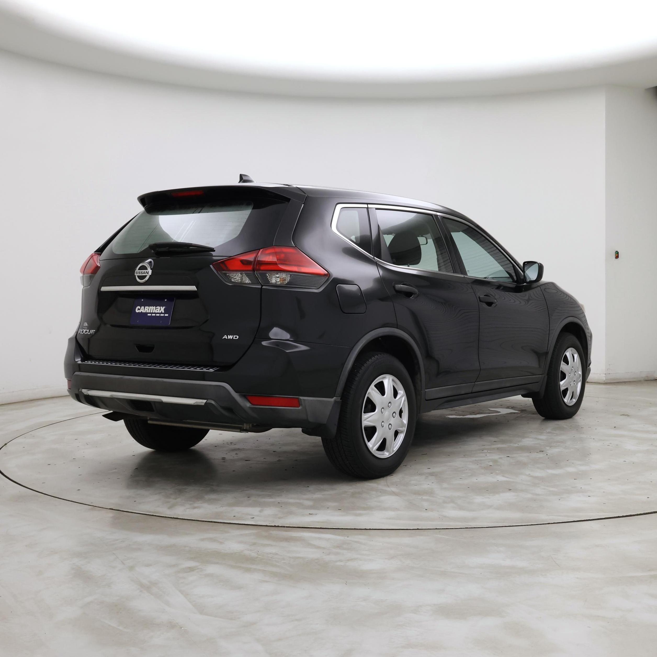 Thumbnail: 2017 Nissan Rogue - 8