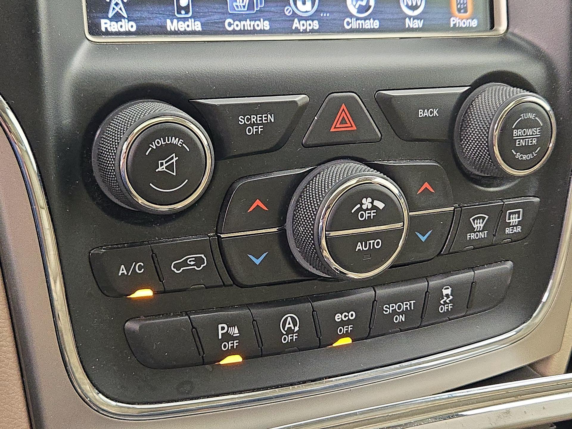 Thumbnail: 2017 Jeep Grand Cherokee - 17