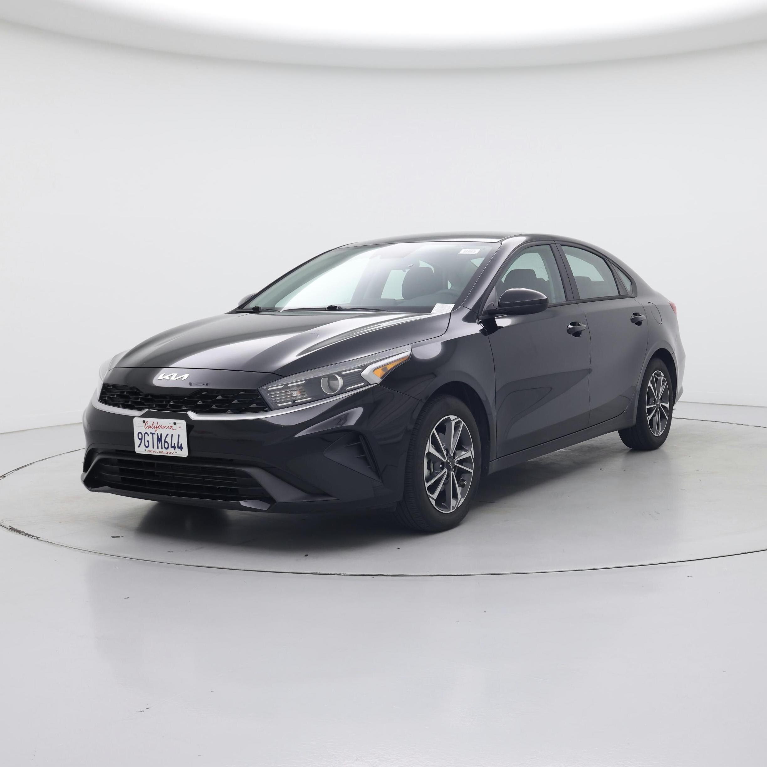 Thumbnail: 2023 Kia Forte - 4