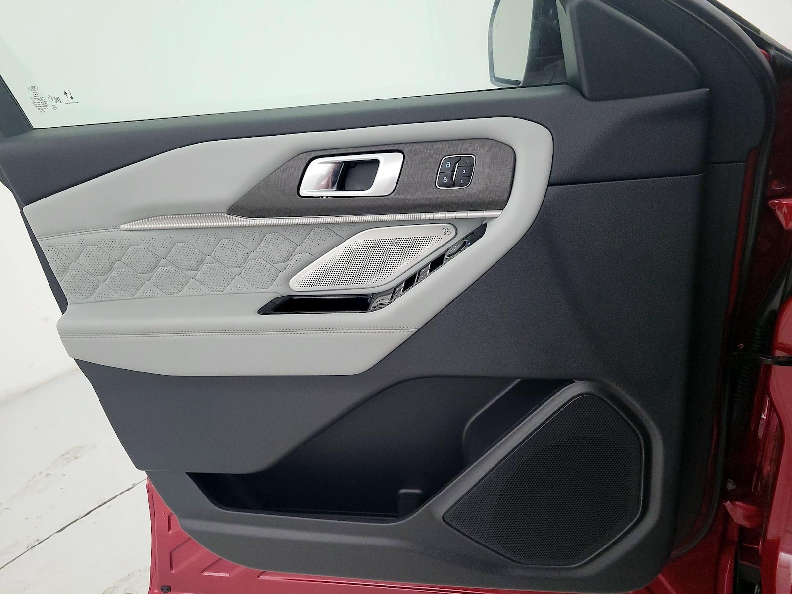2026 Ford Explorer Platinum - Photo 13