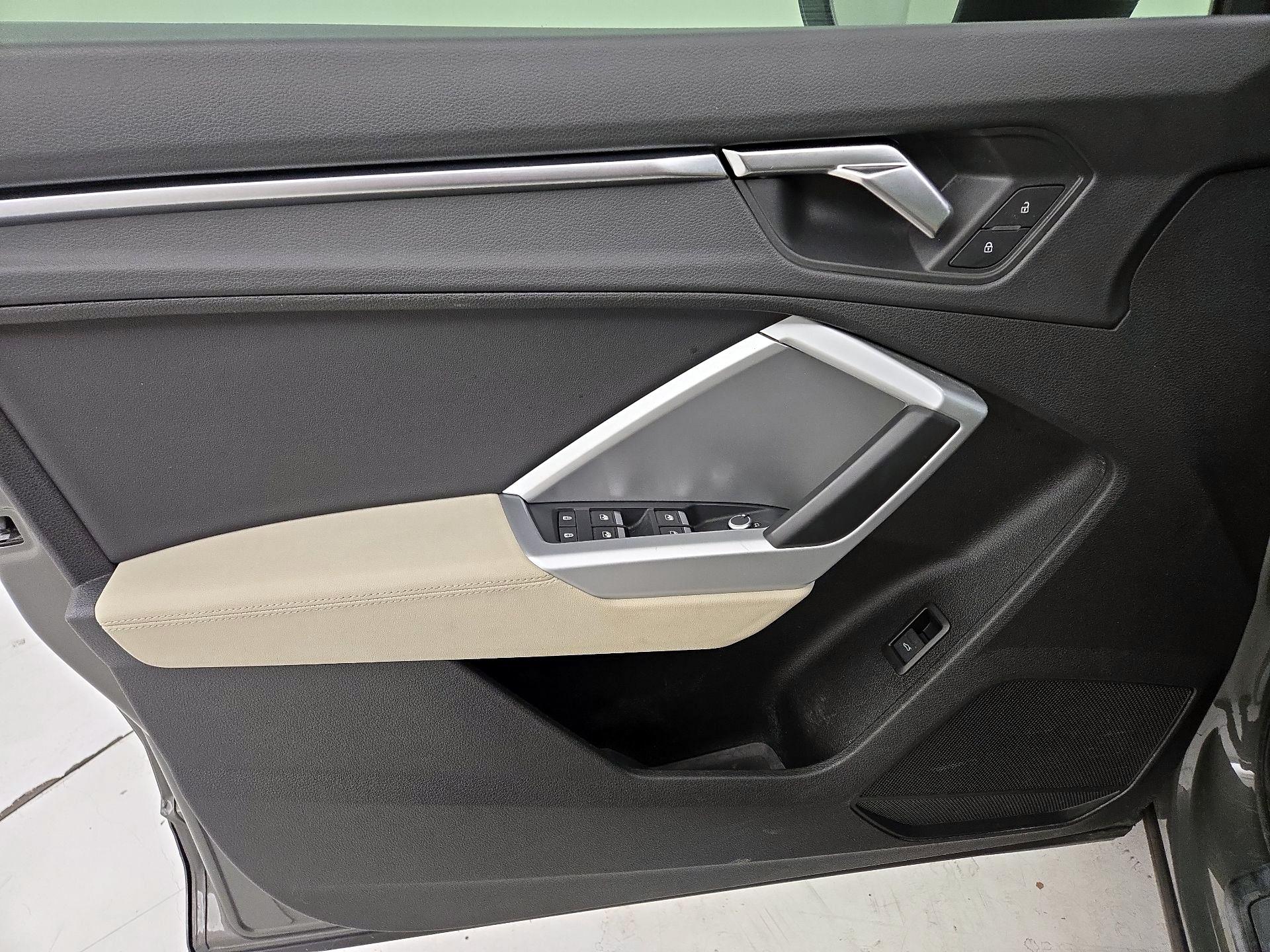 Thumbnail: 2020 Audi Q3 - 12