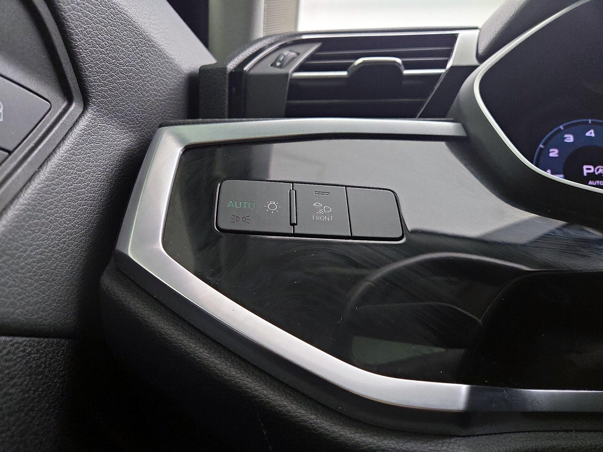 Thumbnail: 2020 Audi Q3 - 13