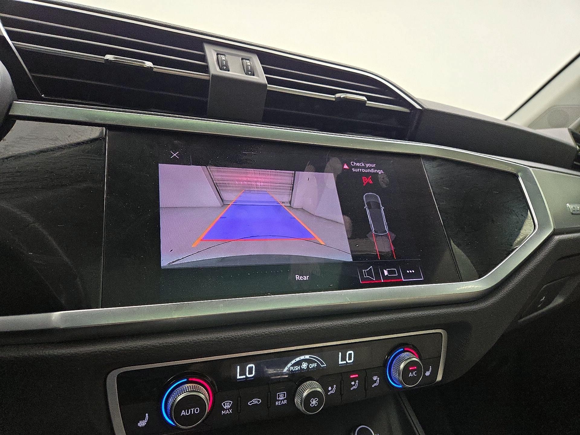 Thumbnail: 2020 Audi Q3 - 14