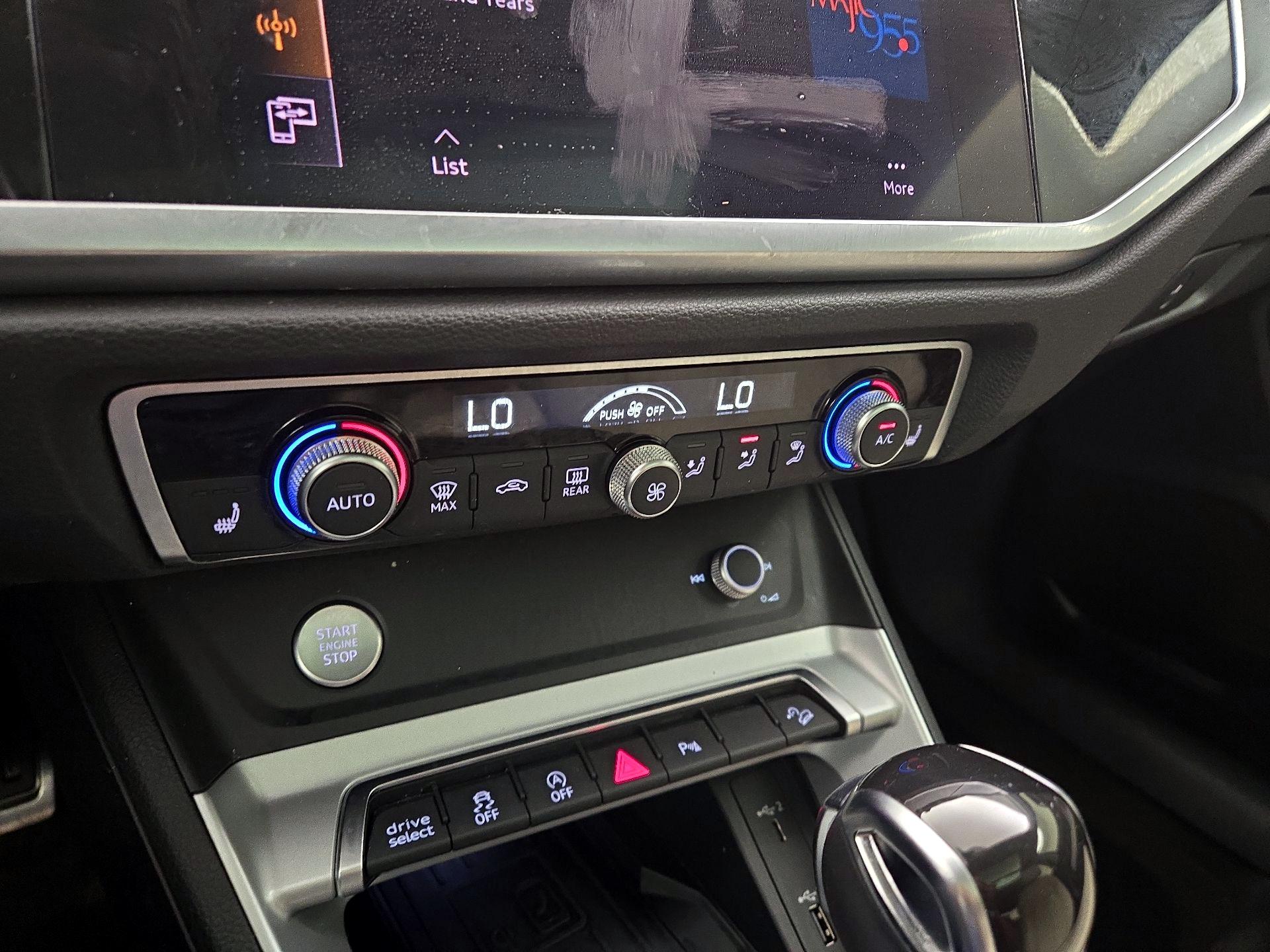 Thumbnail: 2020 Audi Q3 - 16