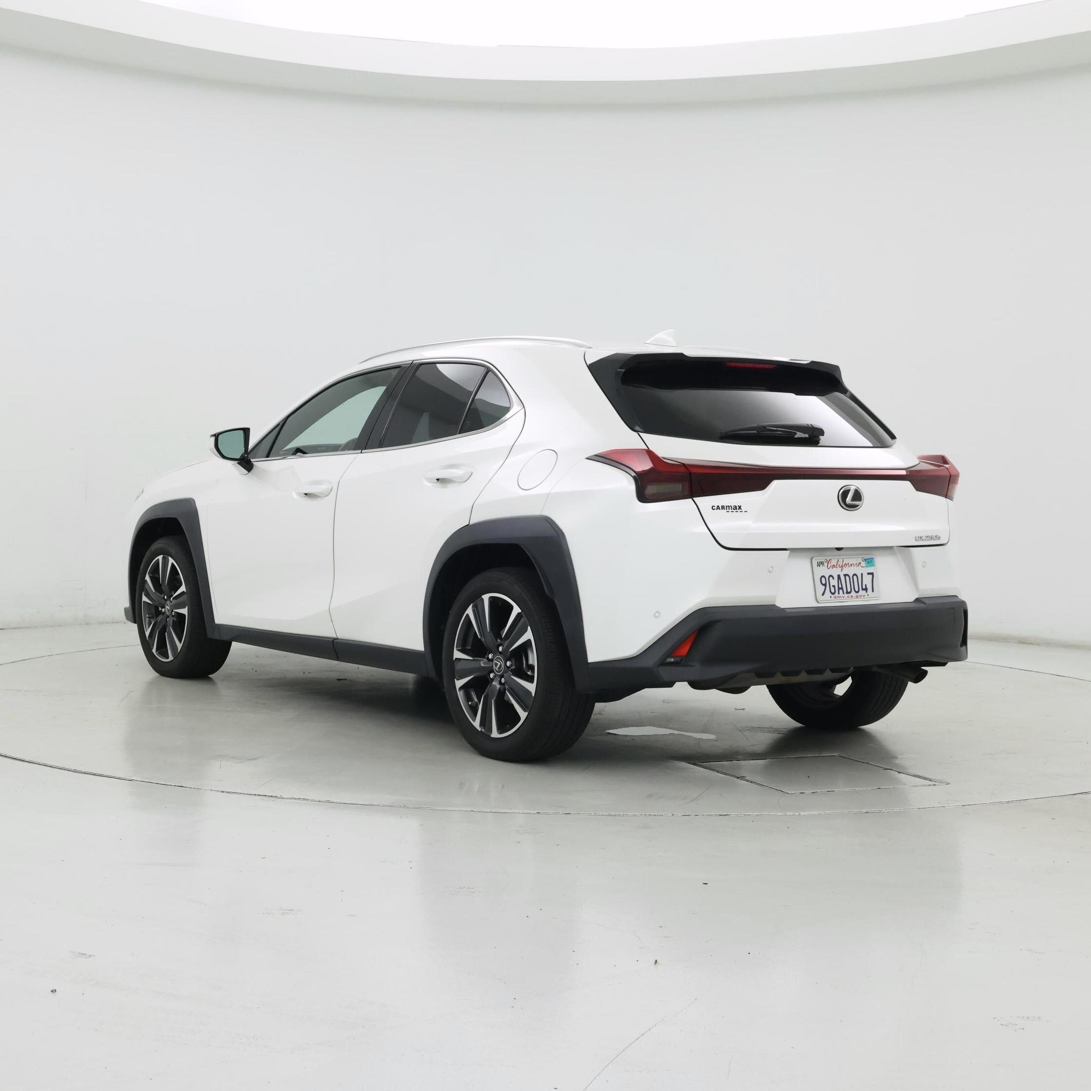 Thumbnail: 2023 Lexus UX - 2