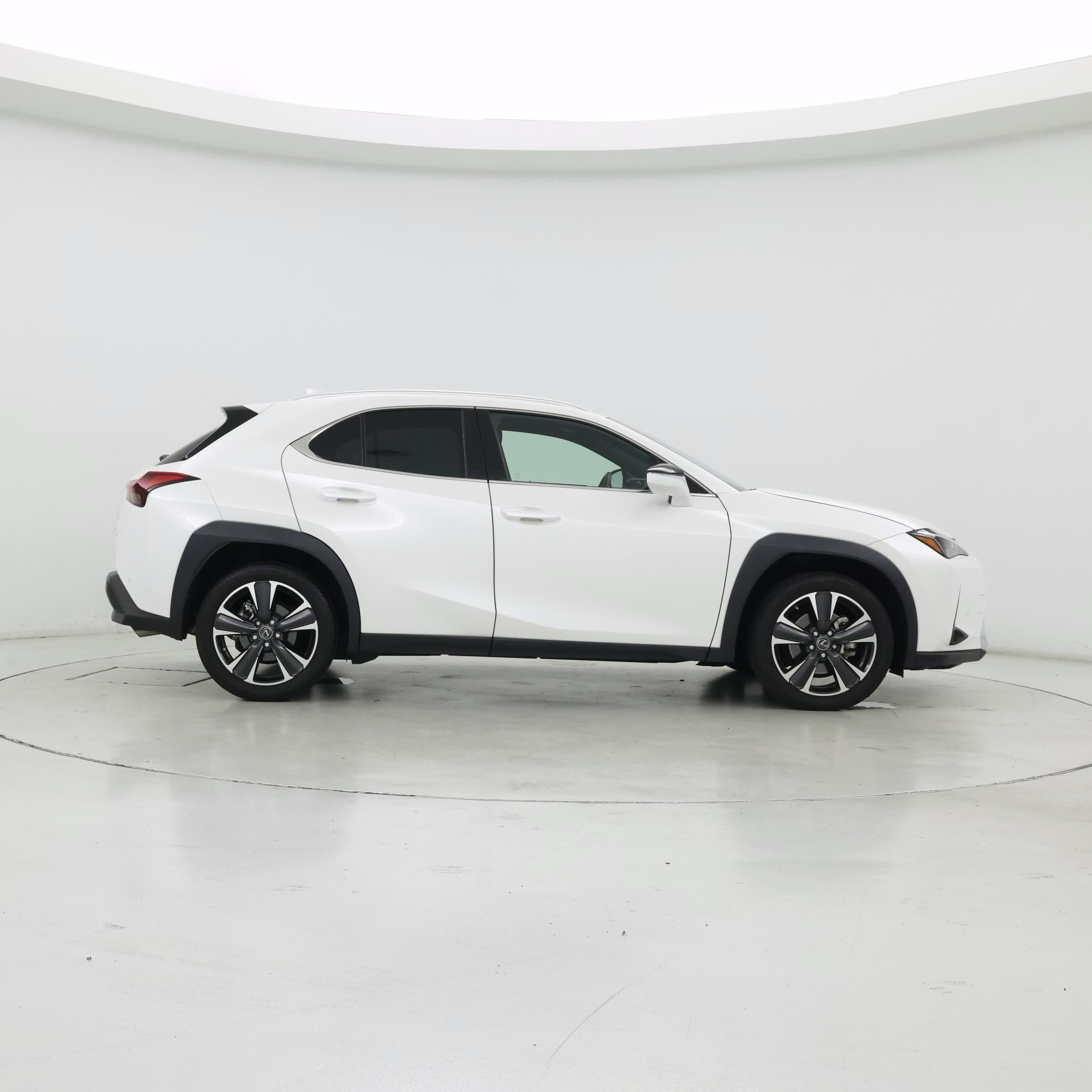 Thumbnail: 2023 Lexus UX - 7