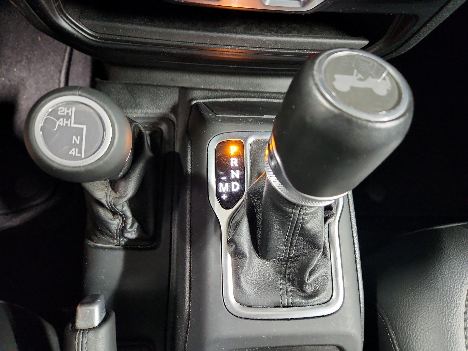 Thumbnail: 2021 Jeep Wrangler - 18
