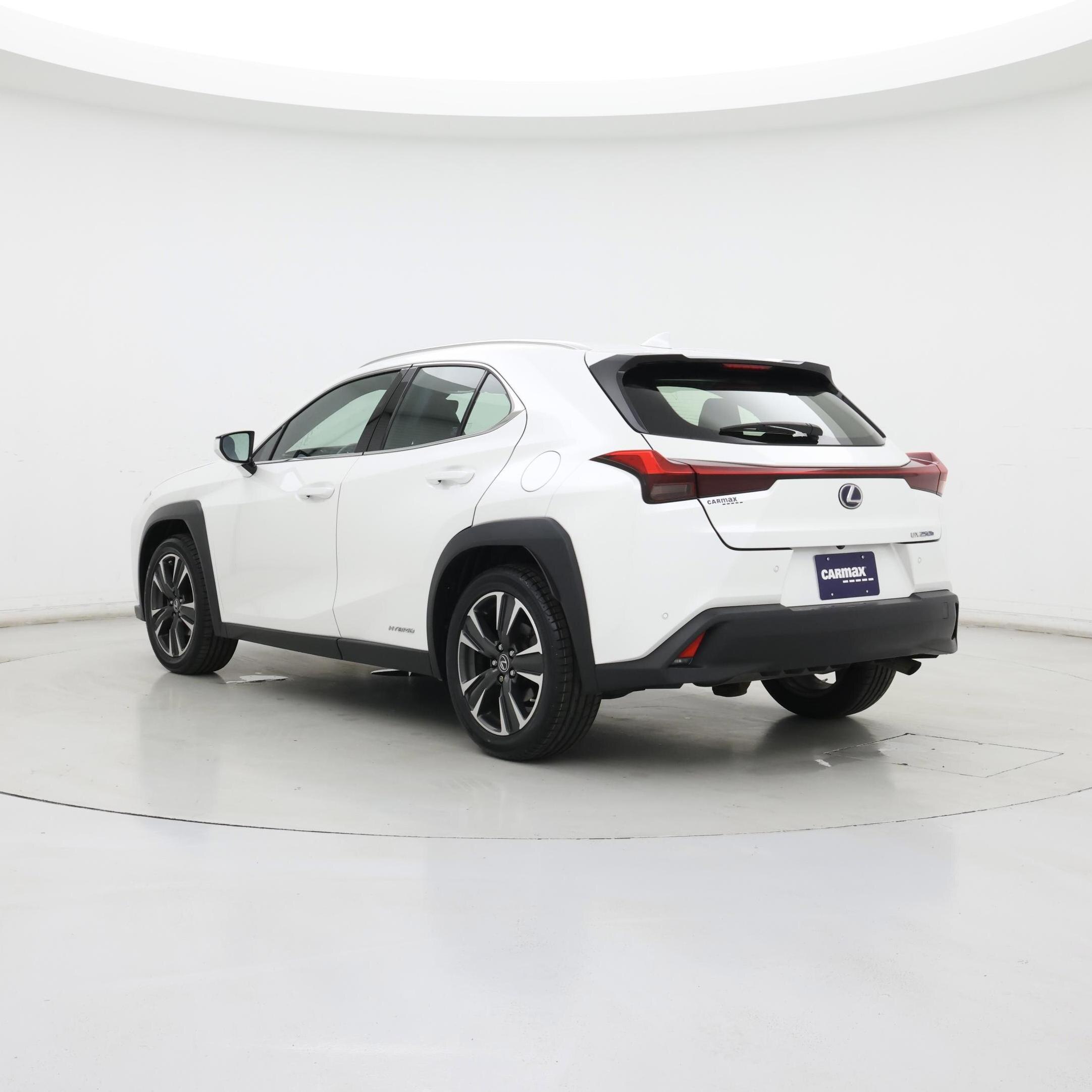 Thumbnail: 2019 Lexus UX - 2