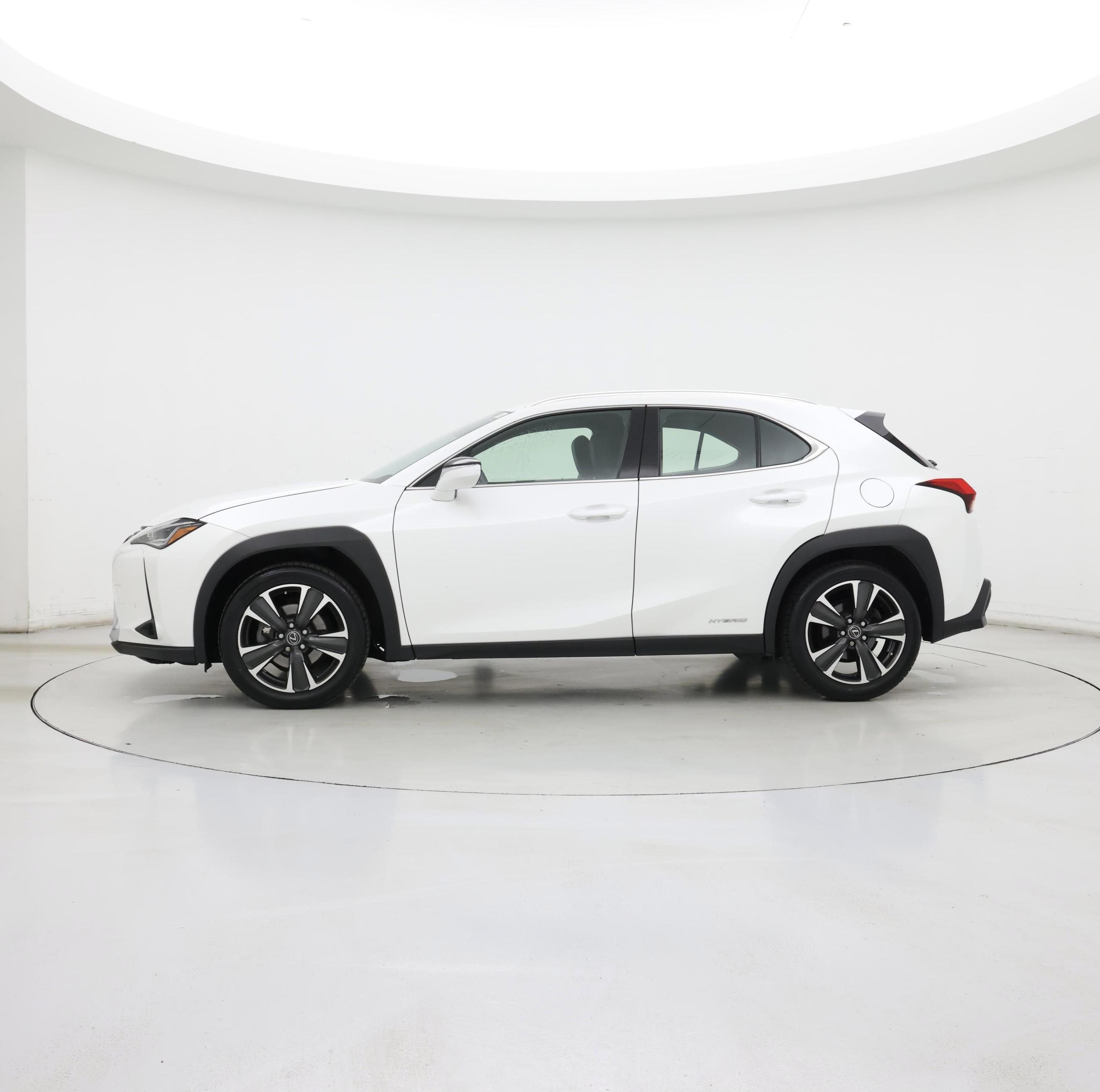 Thumbnail: 2019 Lexus UX - 3