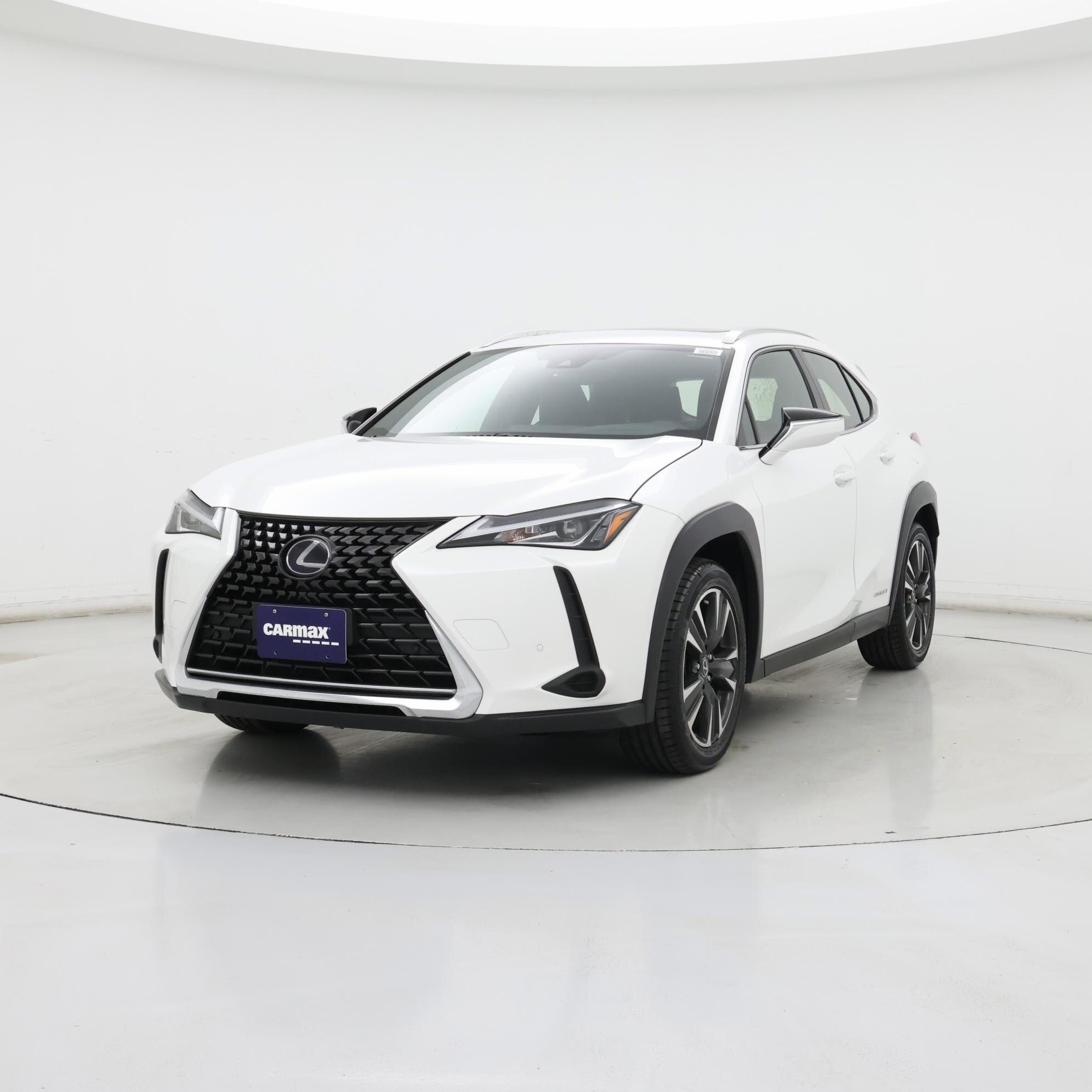 Thumbnail: 2019 Lexus UX - 4